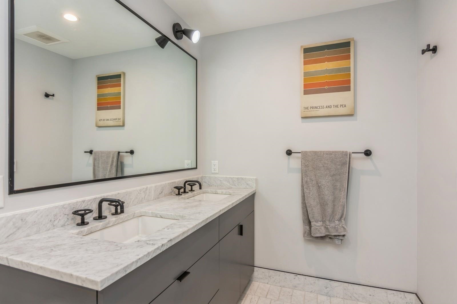366 6TH ST Unit: 404
