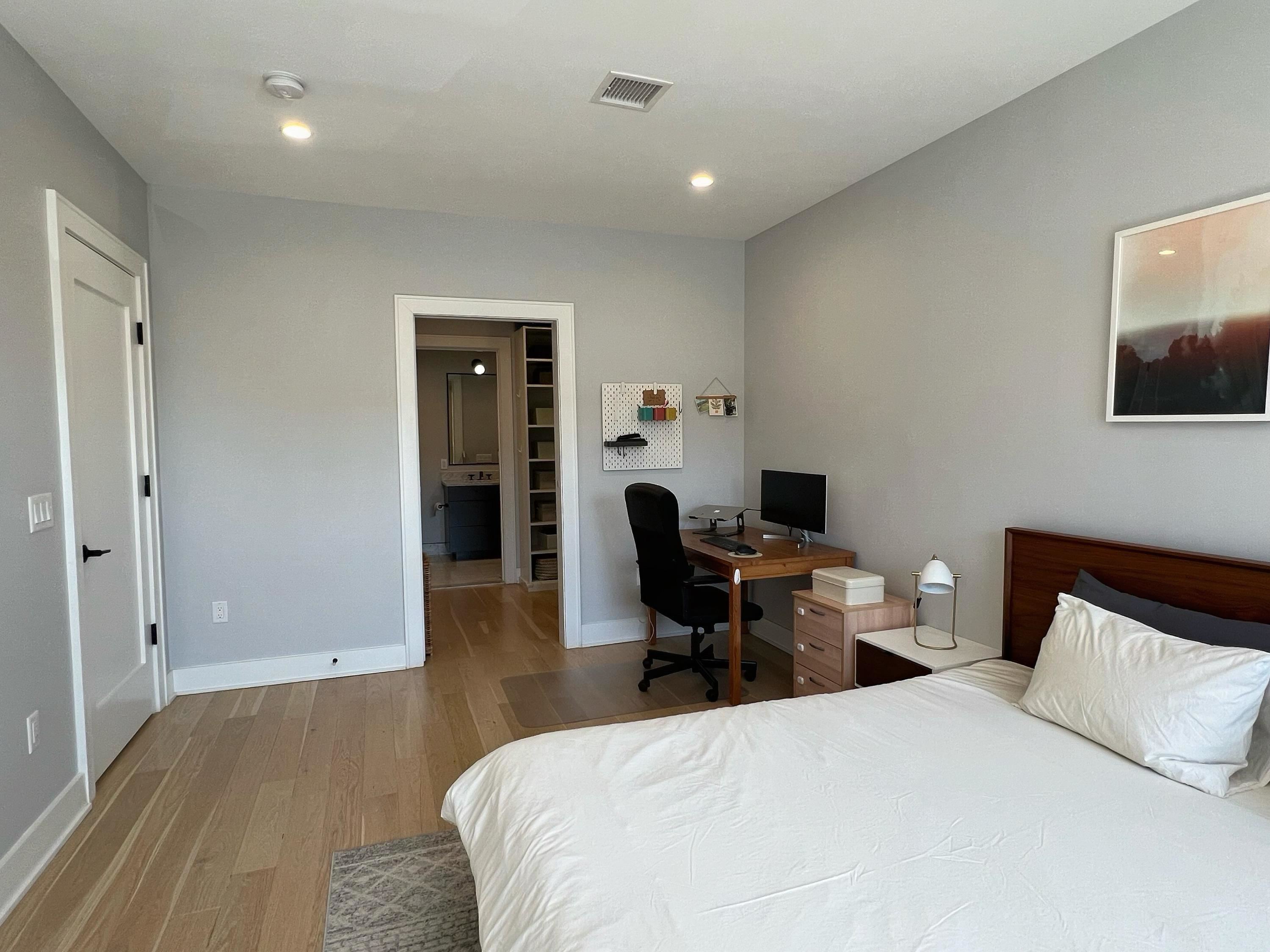 366 6TH ST Unit: 404