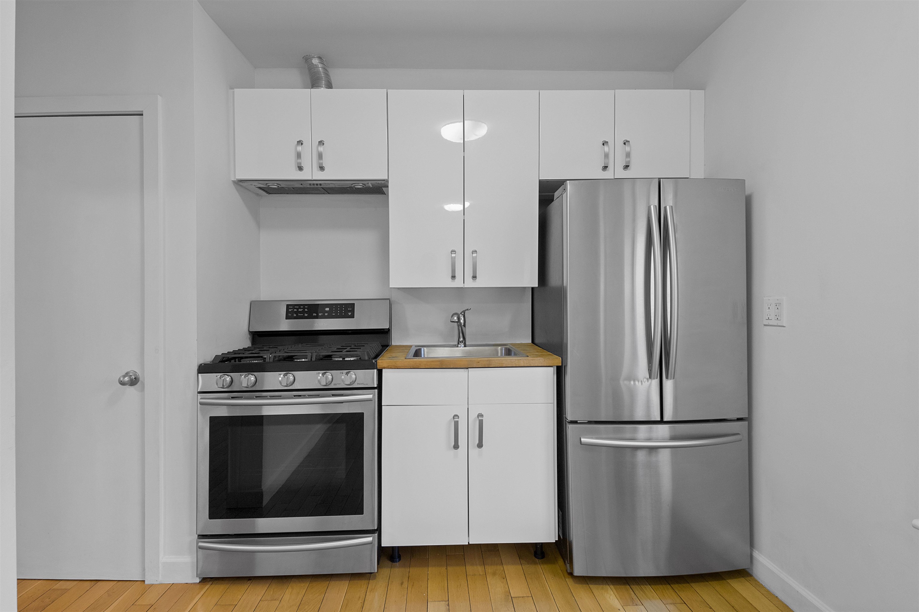 383 MONMOUTH ST Unit: 3