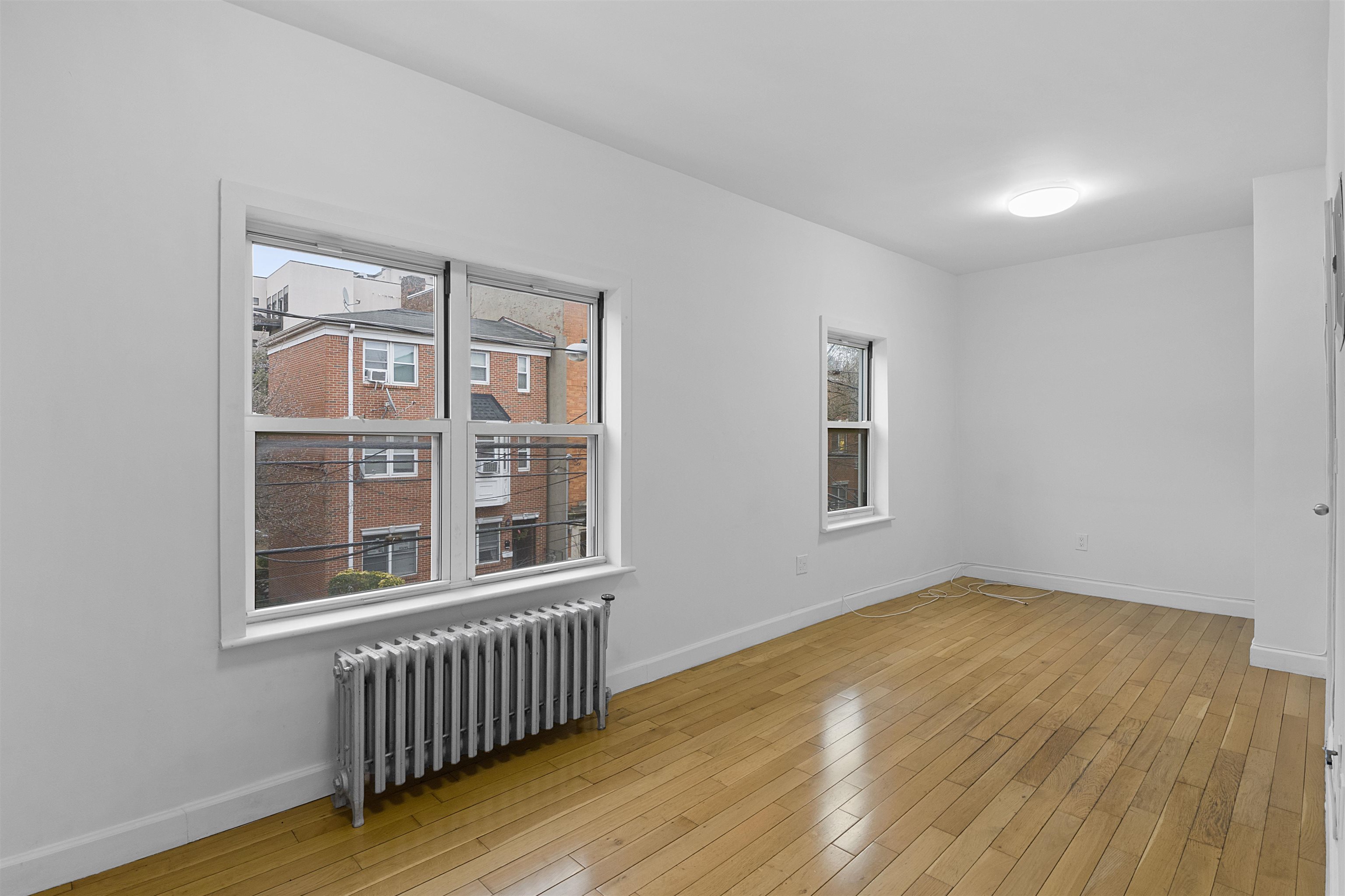 383 MONMOUTH ST Unit: 3