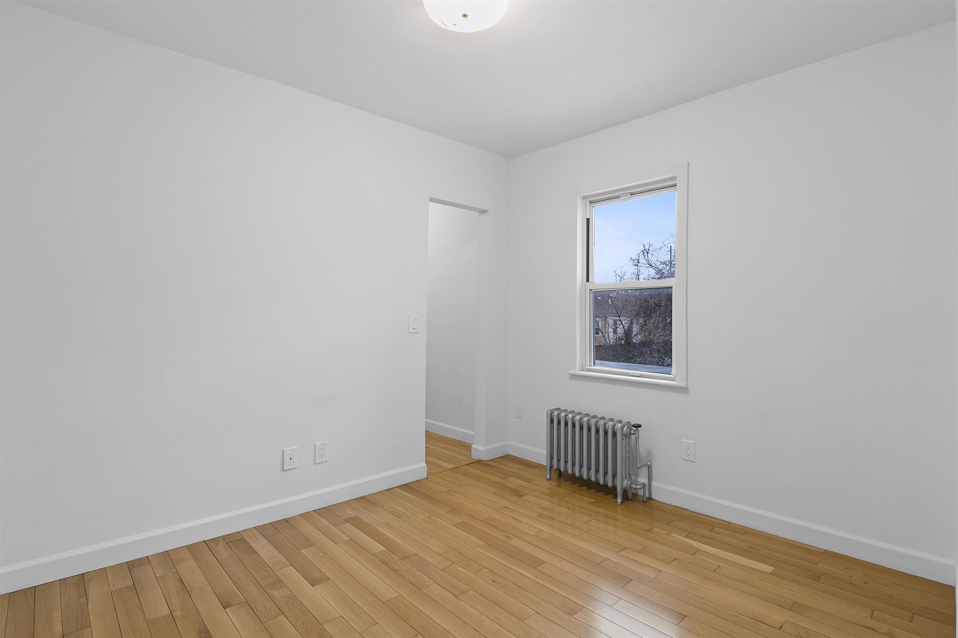 383 MONMOUTH ST Unit: 3