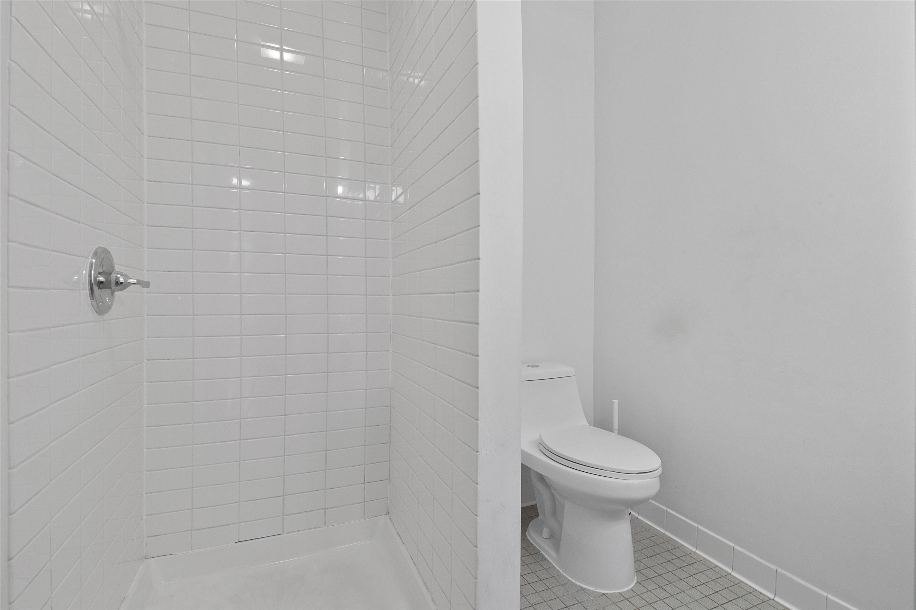 383 MONMOUTH ST Unit: 3