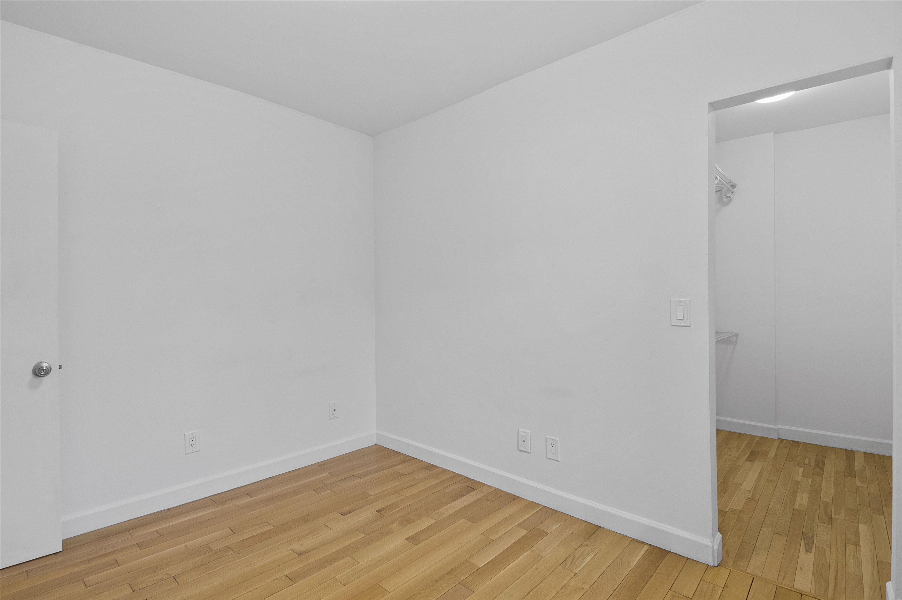 383 MONMOUTH ST Unit: 3