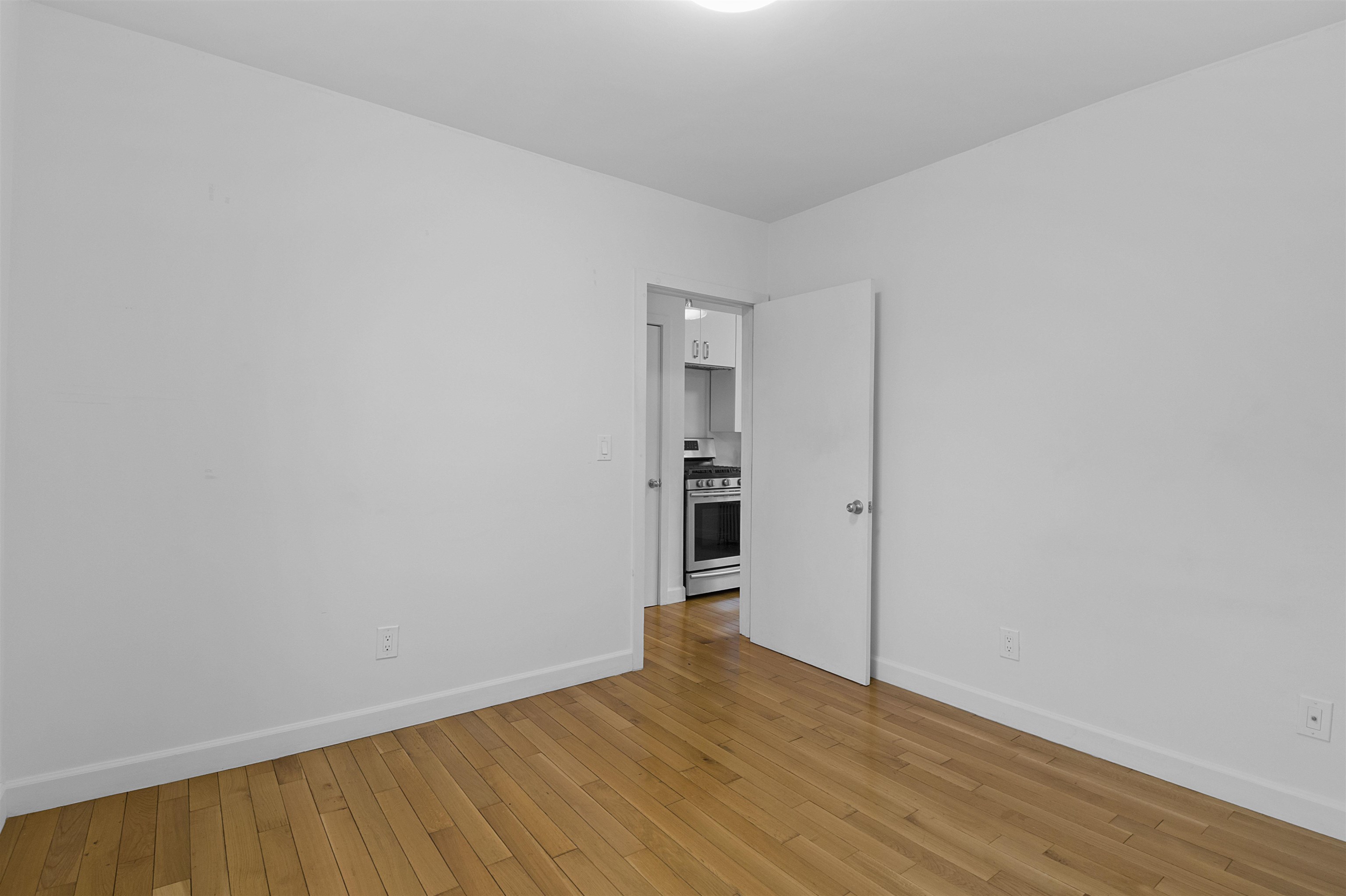 383 MONMOUTH ST Unit: 3