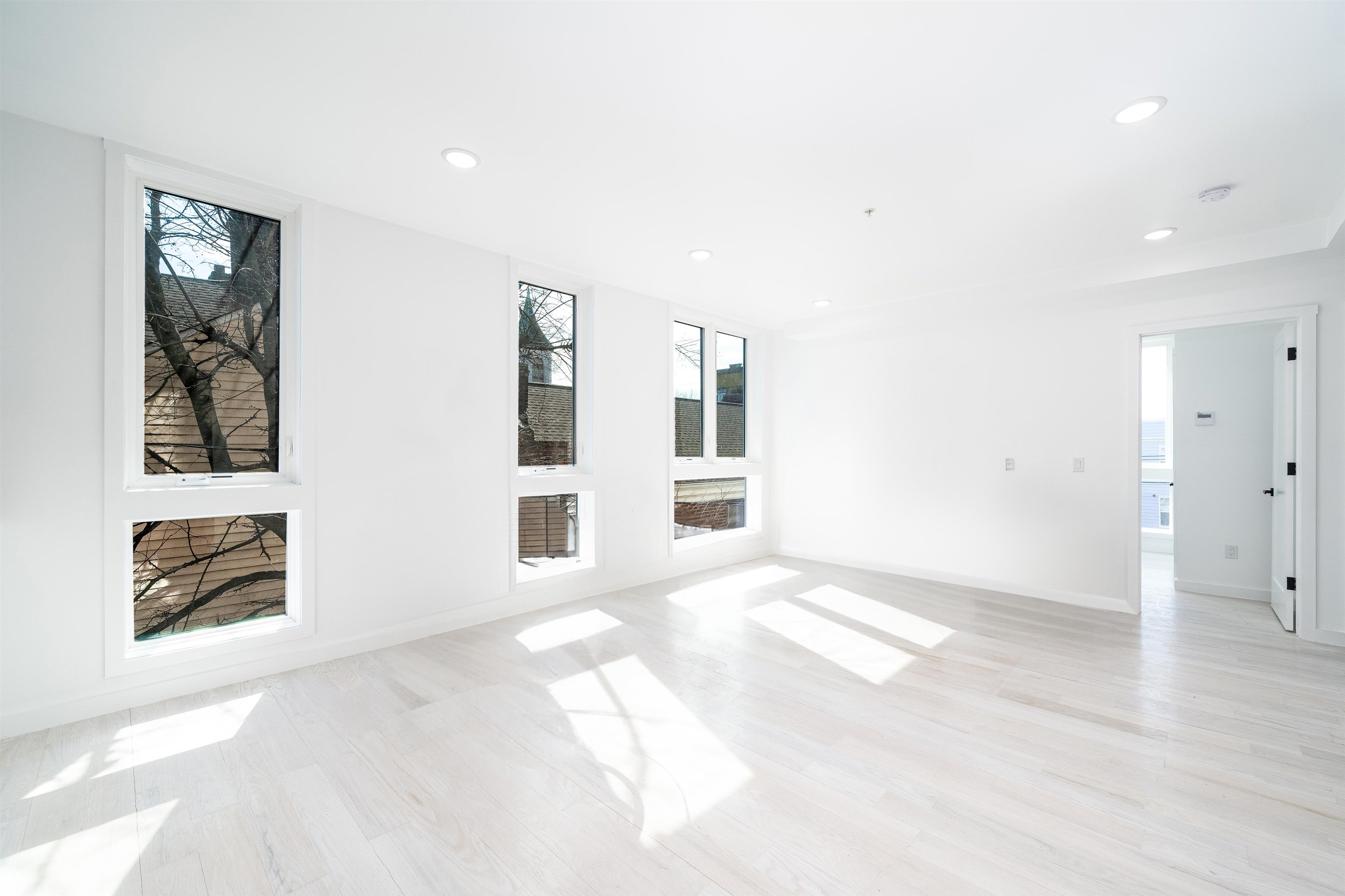310 4TH ST Unit: 5