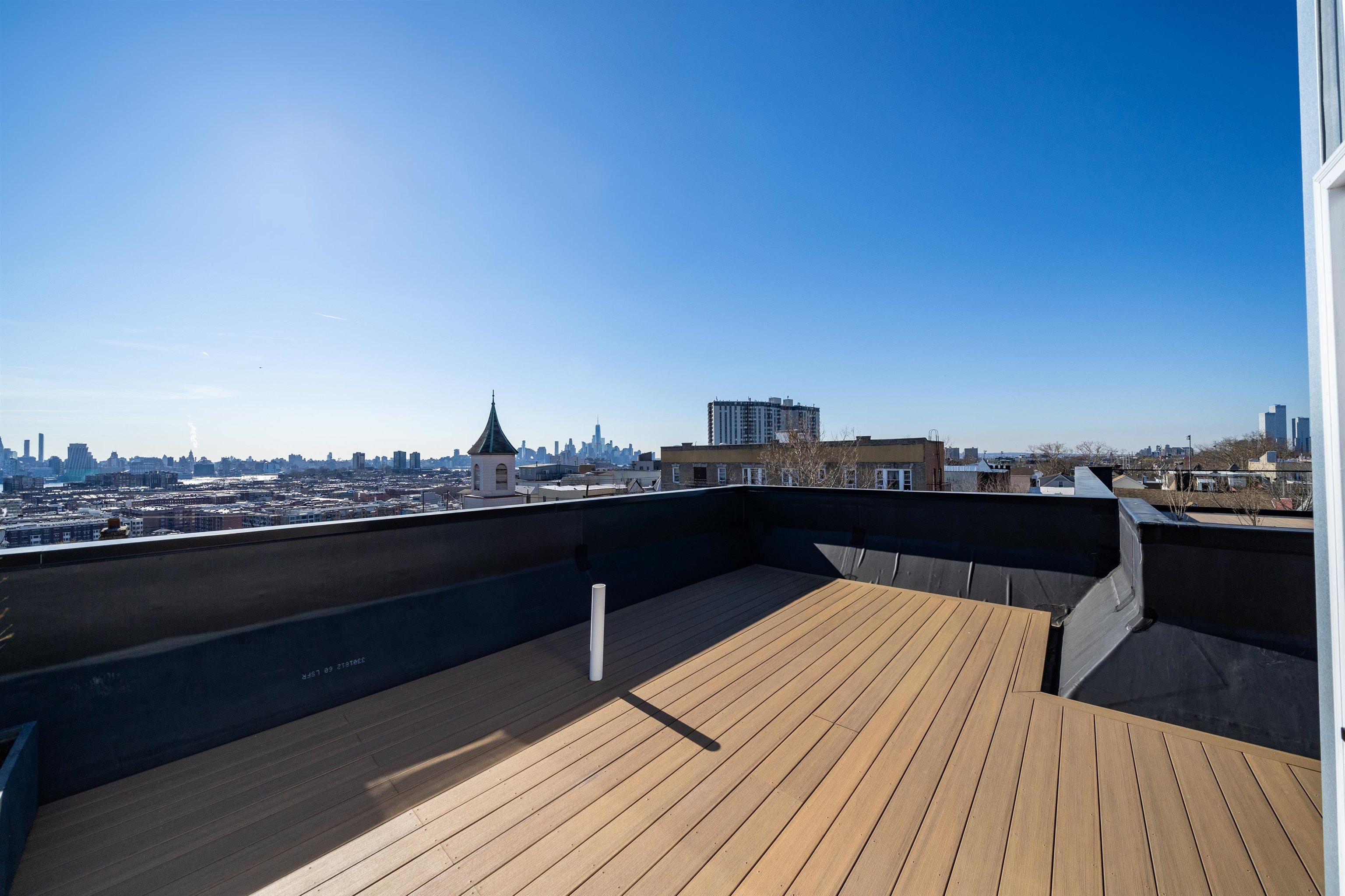 310 4TH ST Unit: 5