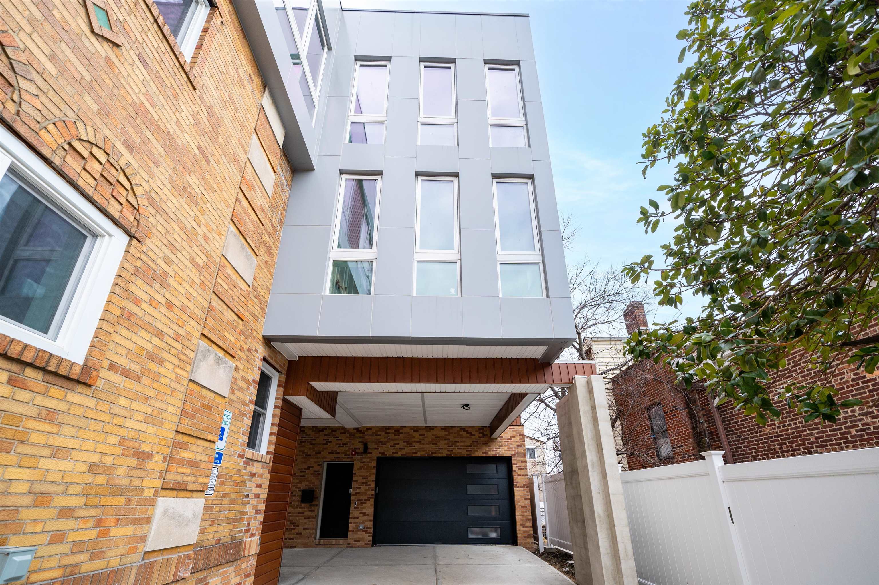310 4TH ST Unit: 5