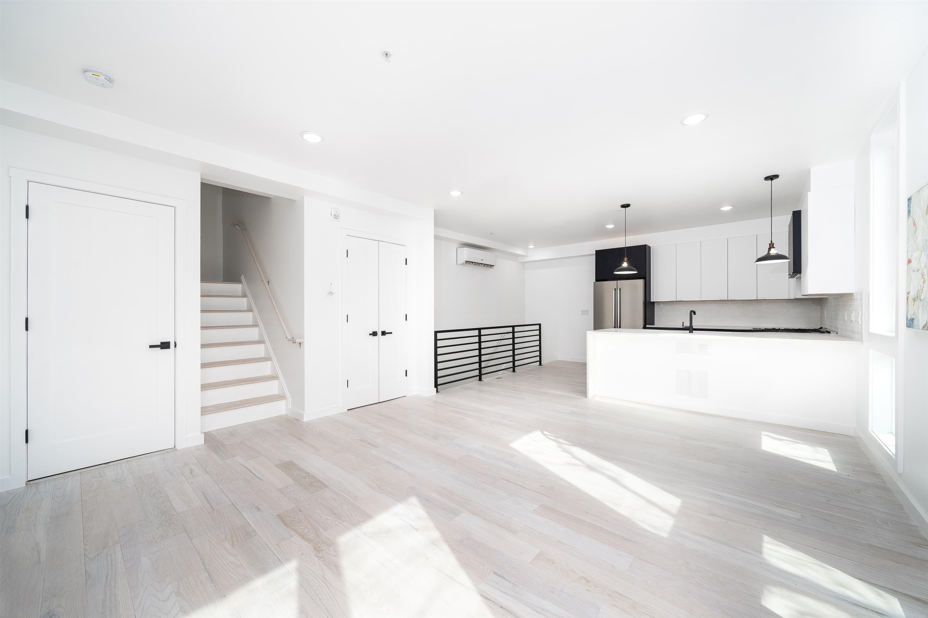 310 4TH ST Unit: 5