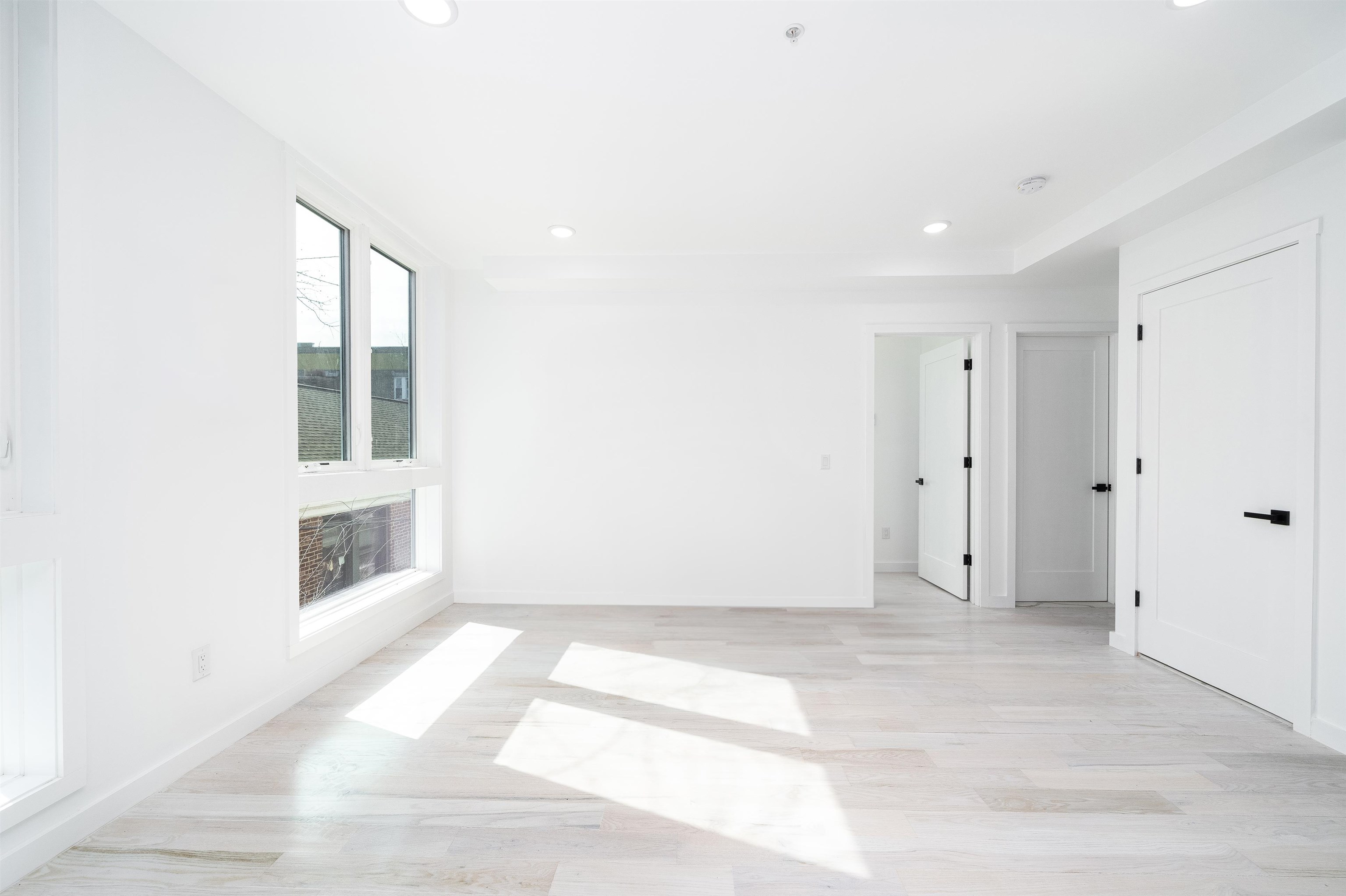 310 4TH ST Unit: 5