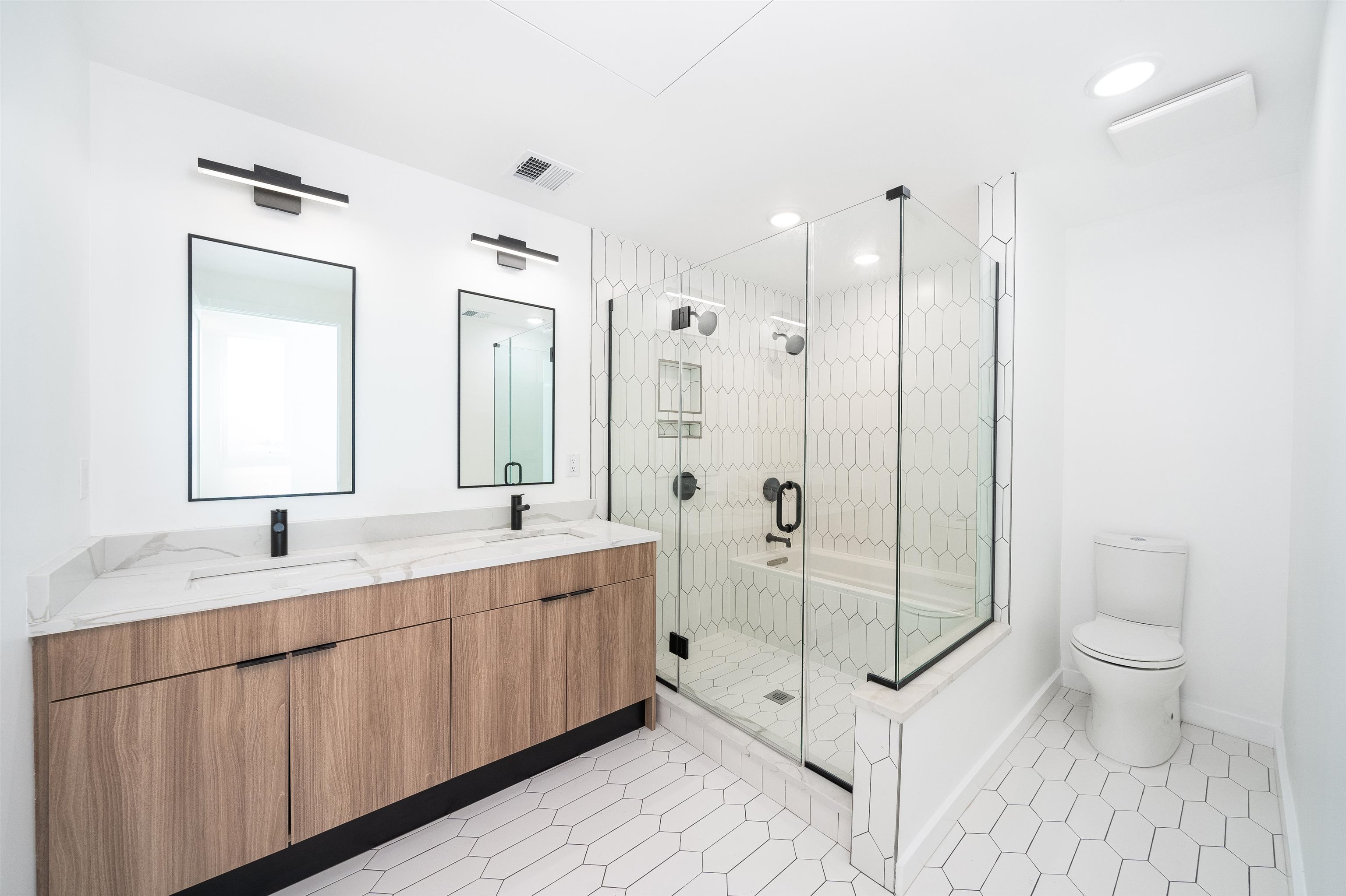 310 4TH ST Unit: 5