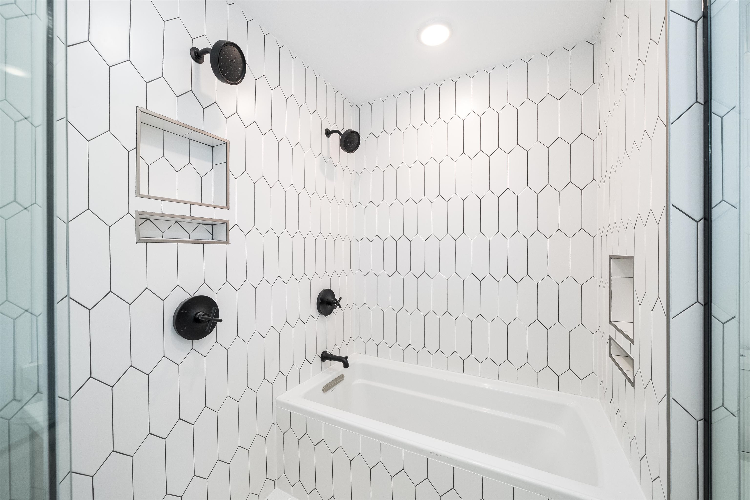 310 4TH ST Unit: 5