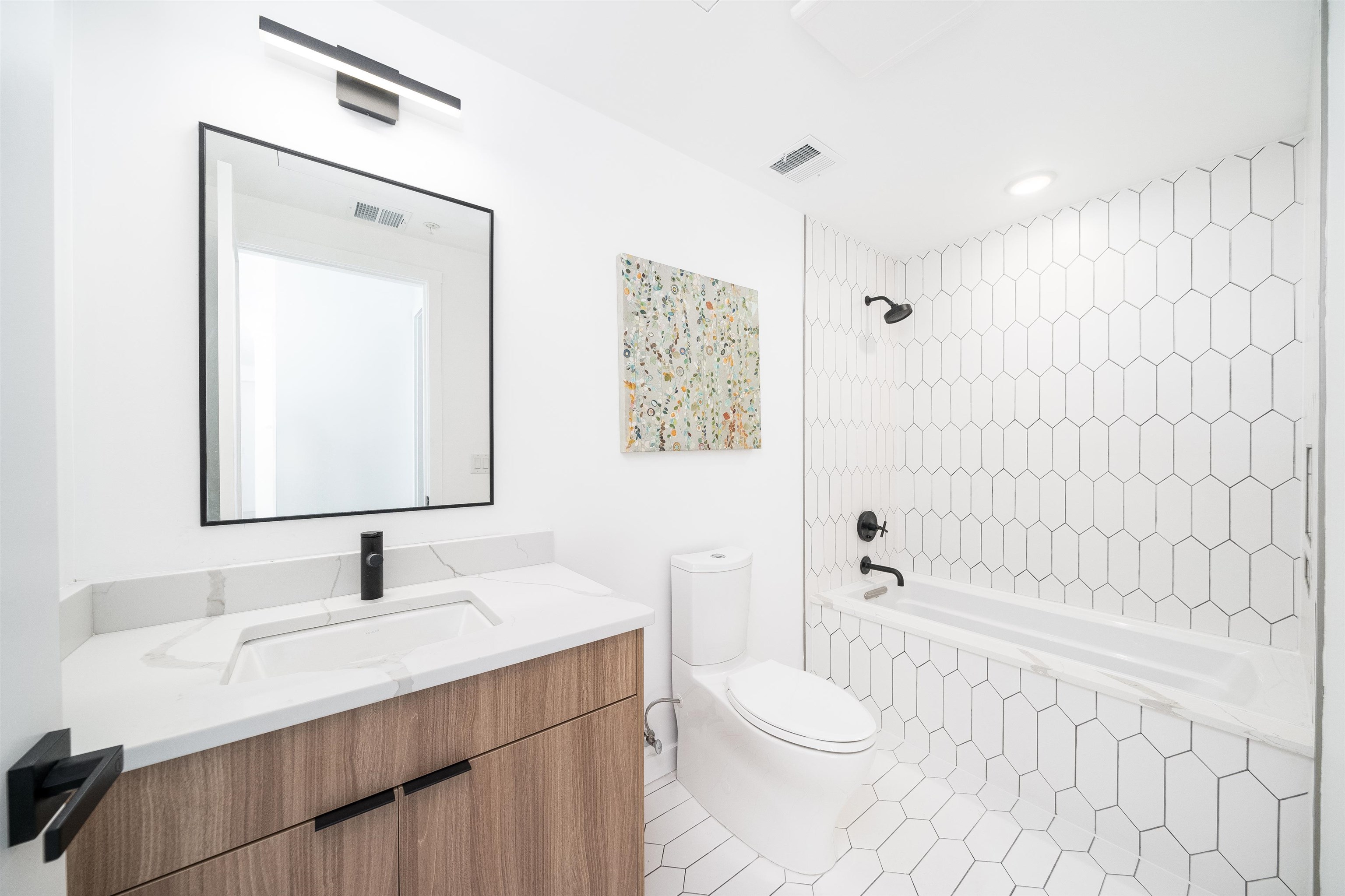 310 4TH ST Unit: 5