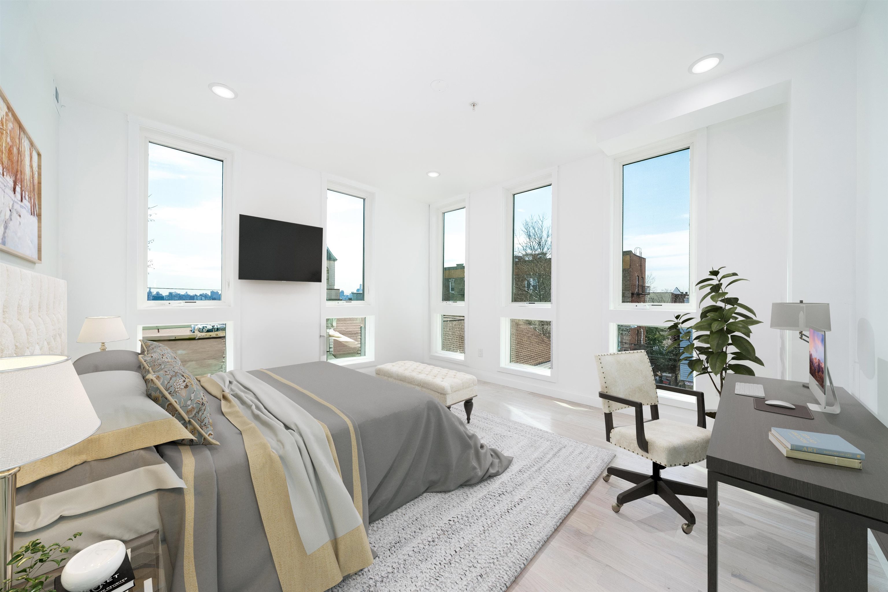 310 4TH ST Unit: 5