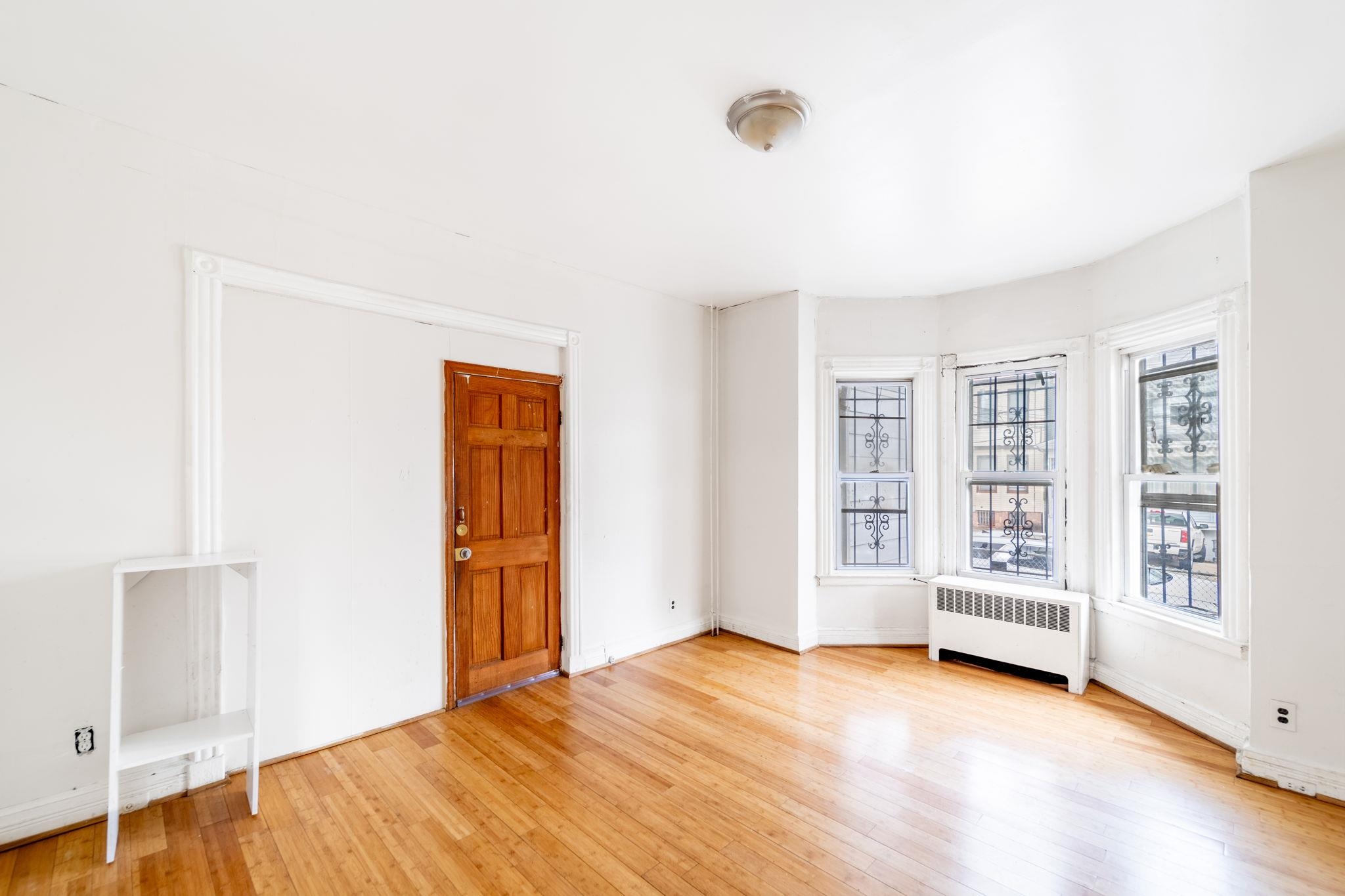 815 PAVONIA AVE Unit: 1