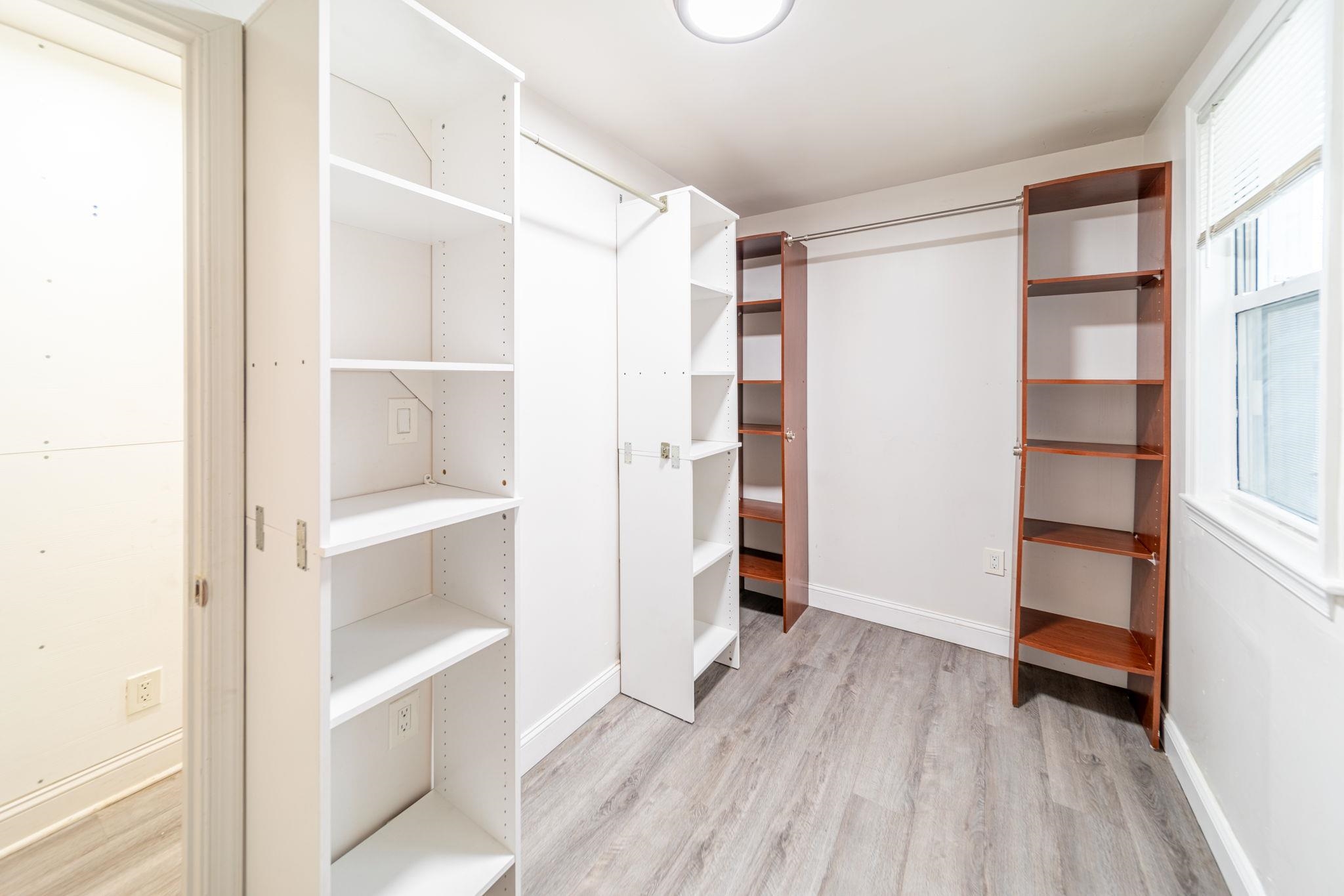 815 PAVONIA AVE Unit: 1