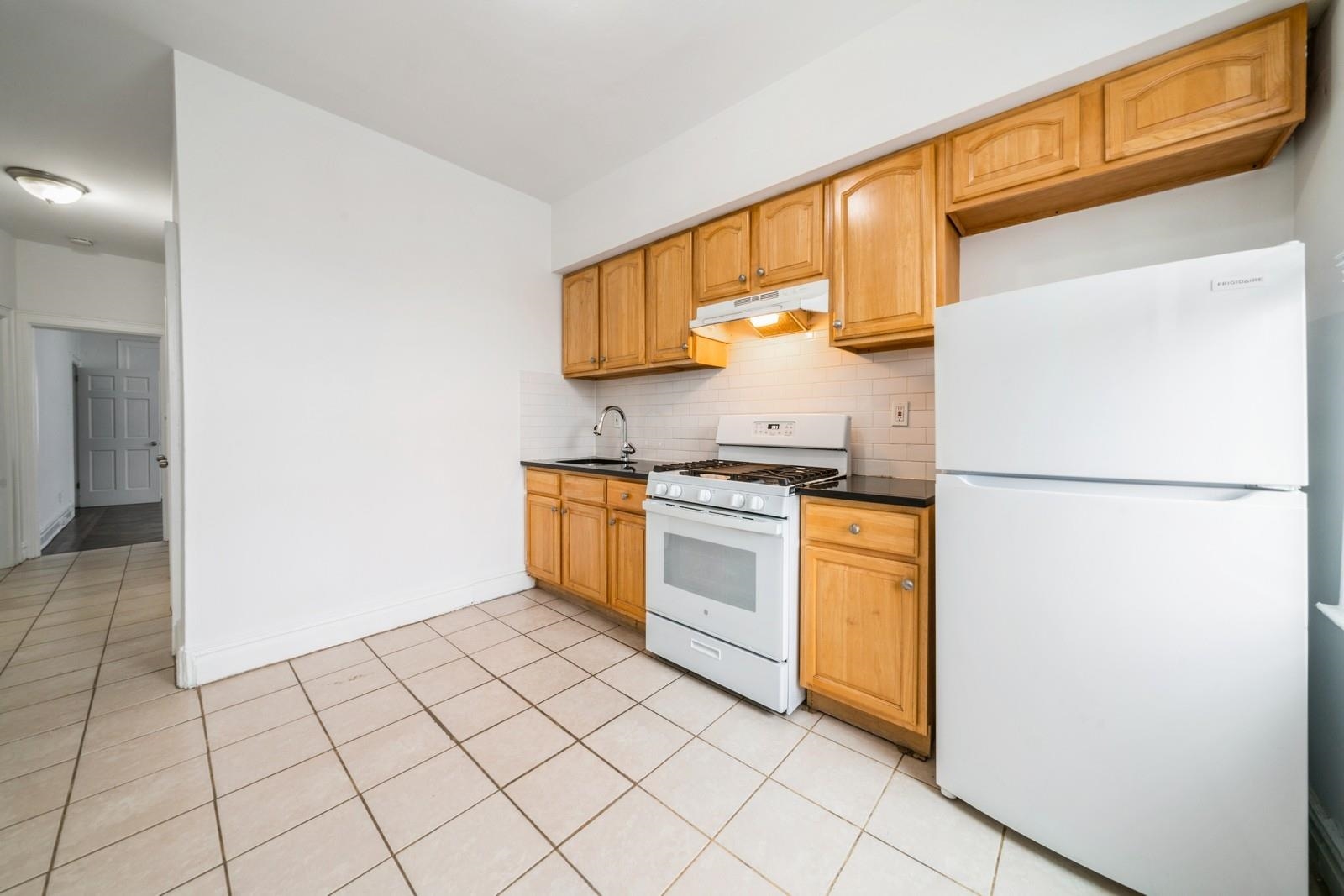 11 BAYVIEW AVE