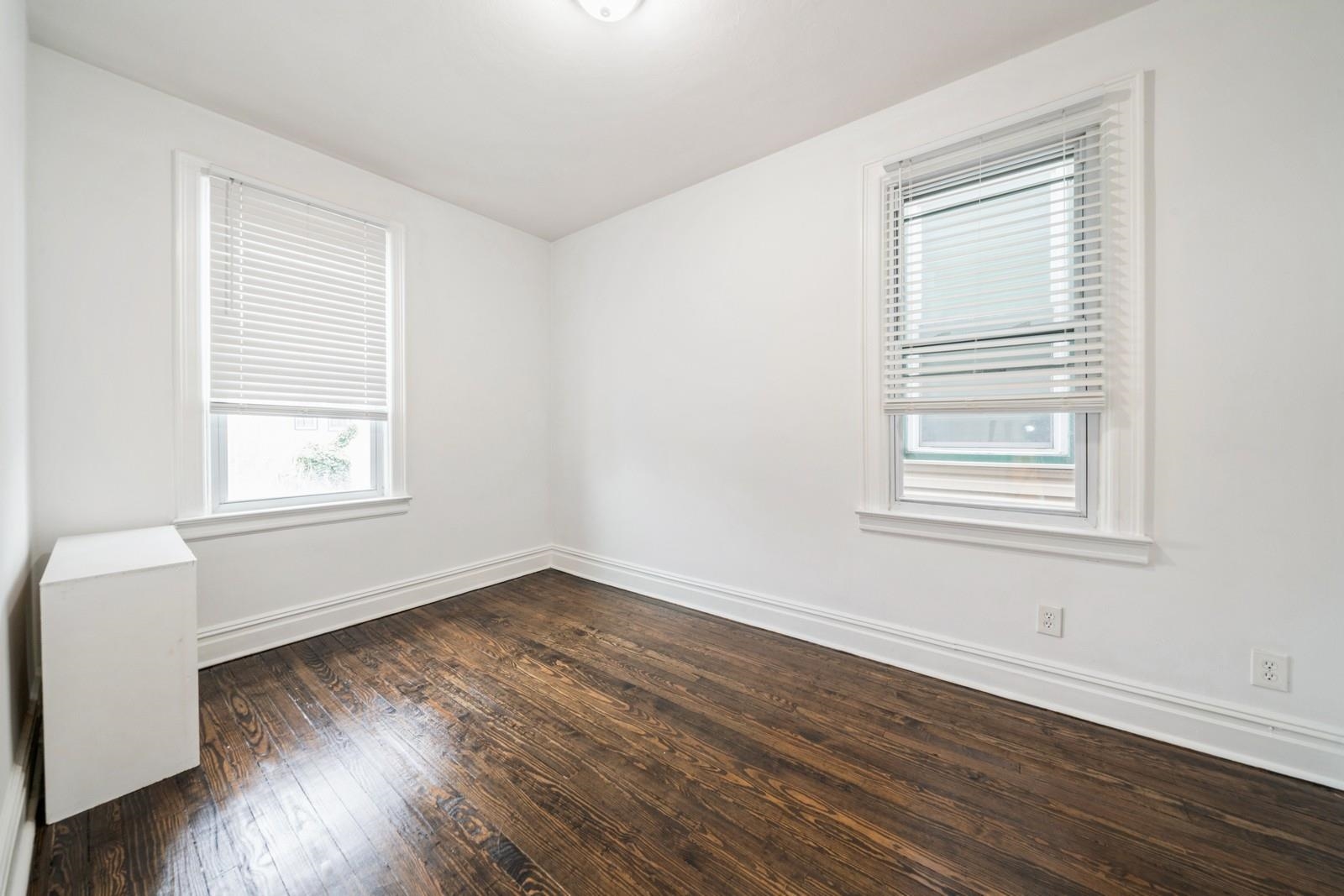 11 BAYVIEW AVE