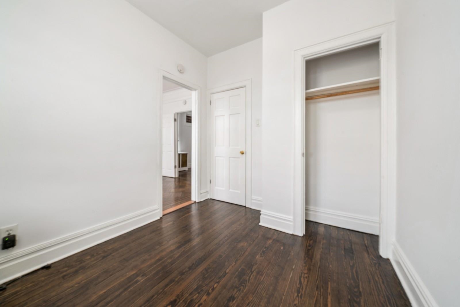11 BAYVIEW AVE