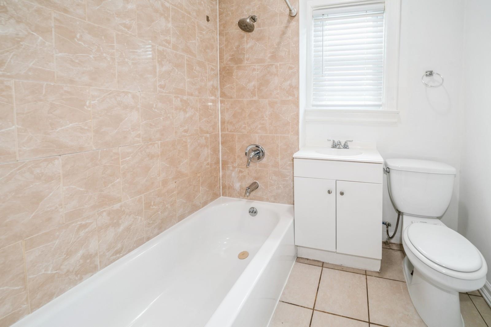 11 BAYVIEW AVE