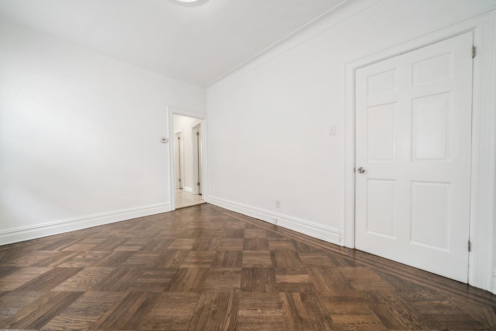 11 BAYVIEW AVE