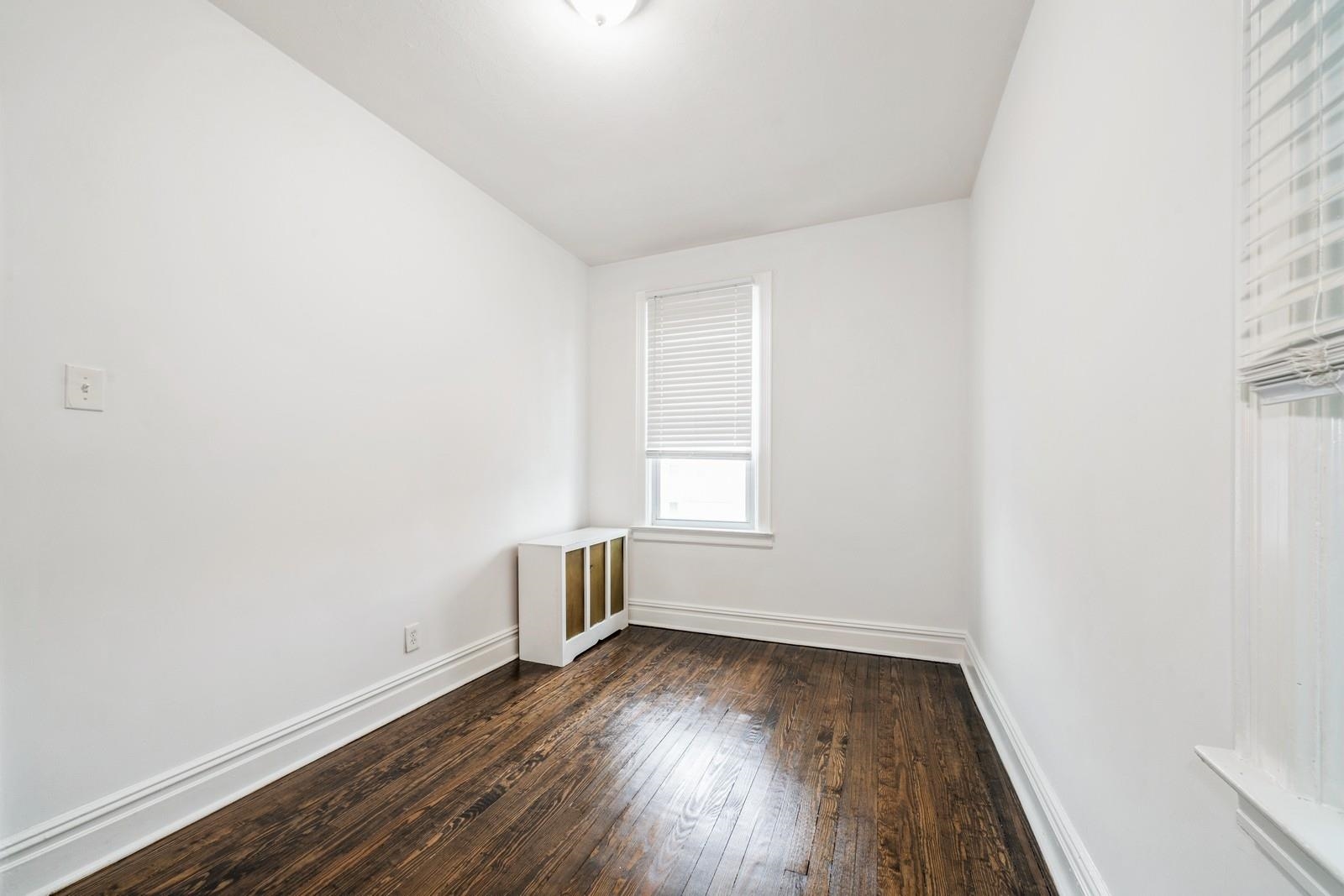 11 BAYVIEW AVE
