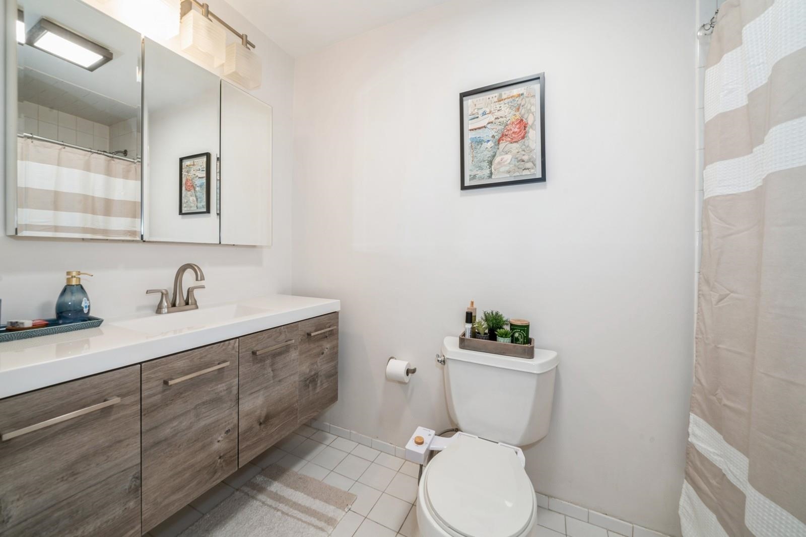 297 PAVONIA AVE Unit: 3A