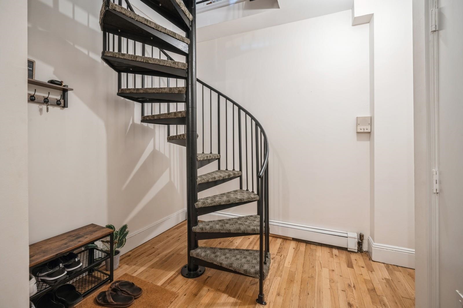 297 PAVONIA AVE Unit: 3A
