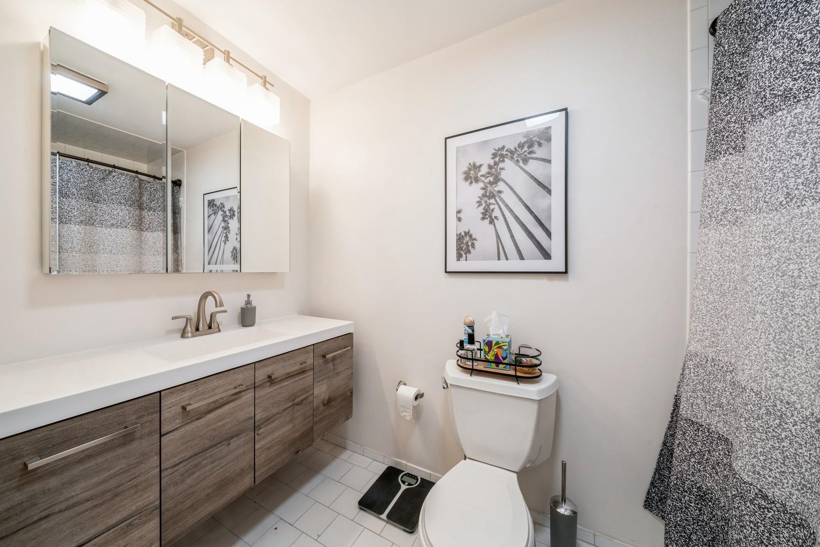 297 PAVONIA AVE Unit: 3A