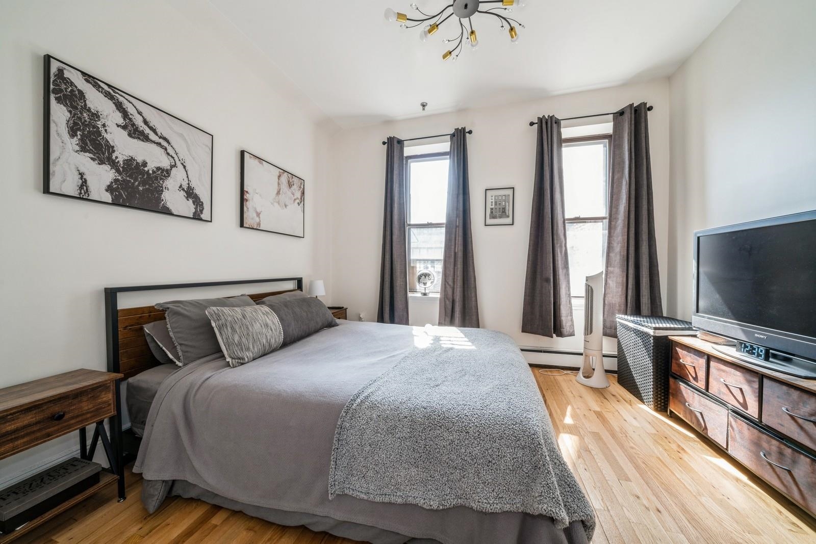 297 PAVONIA AVE Unit: 3A