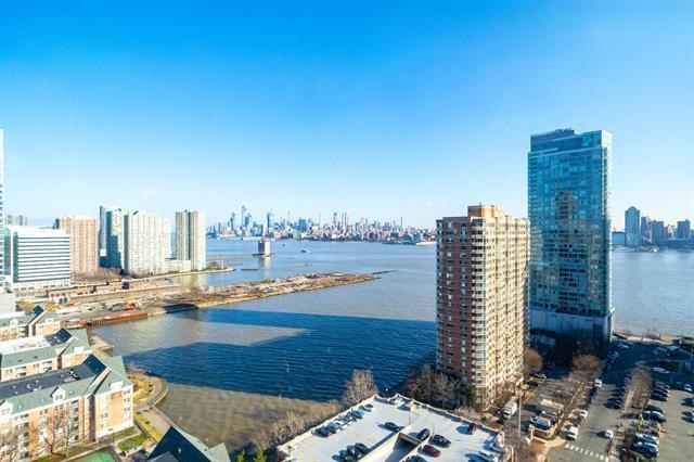 1 2ND ST Unit: 2310