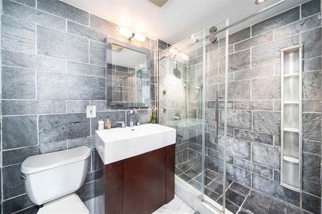 1 2ND ST Unit: 2310