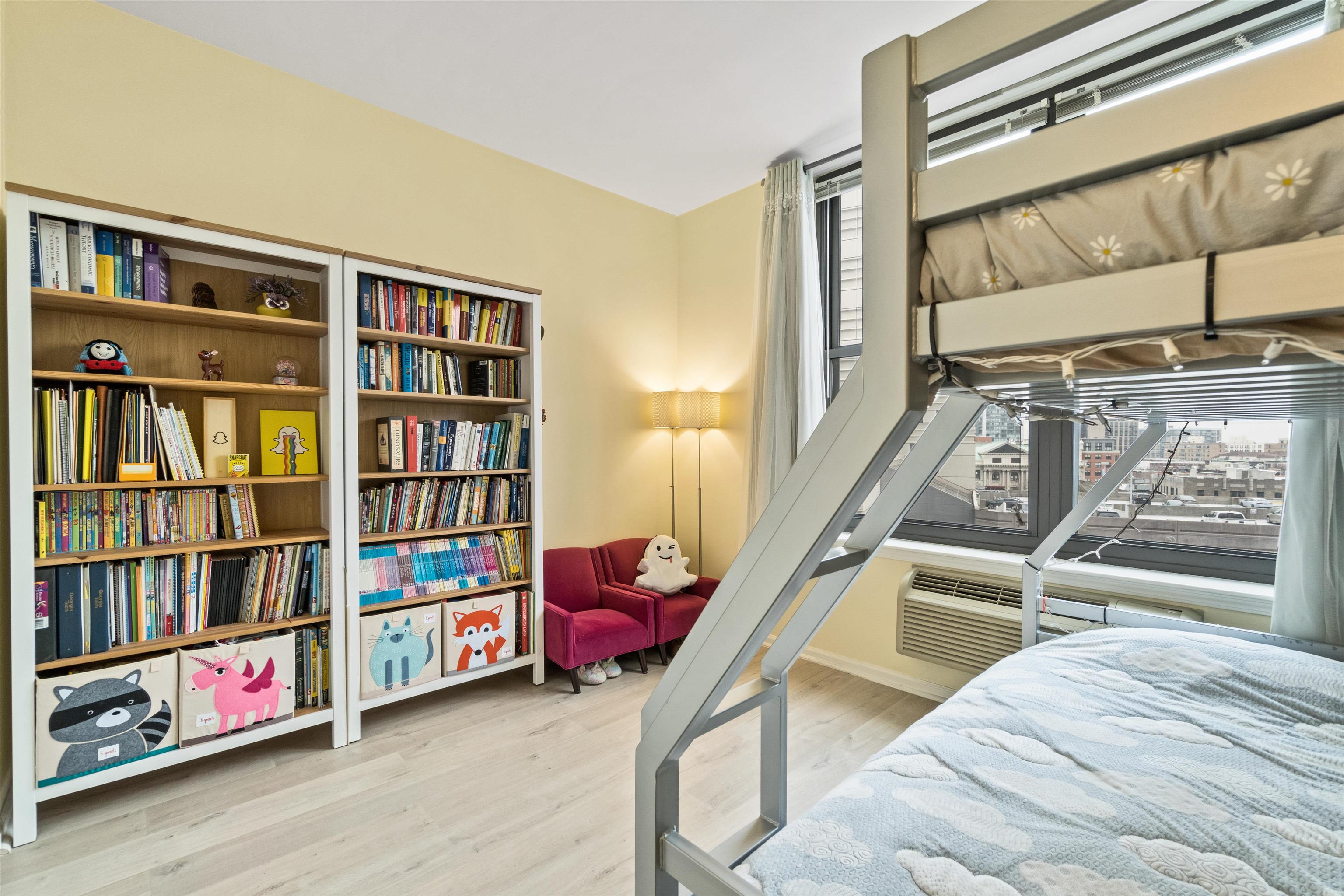 102 CHRISTOPHER COLUMBUS DR Unit: 801