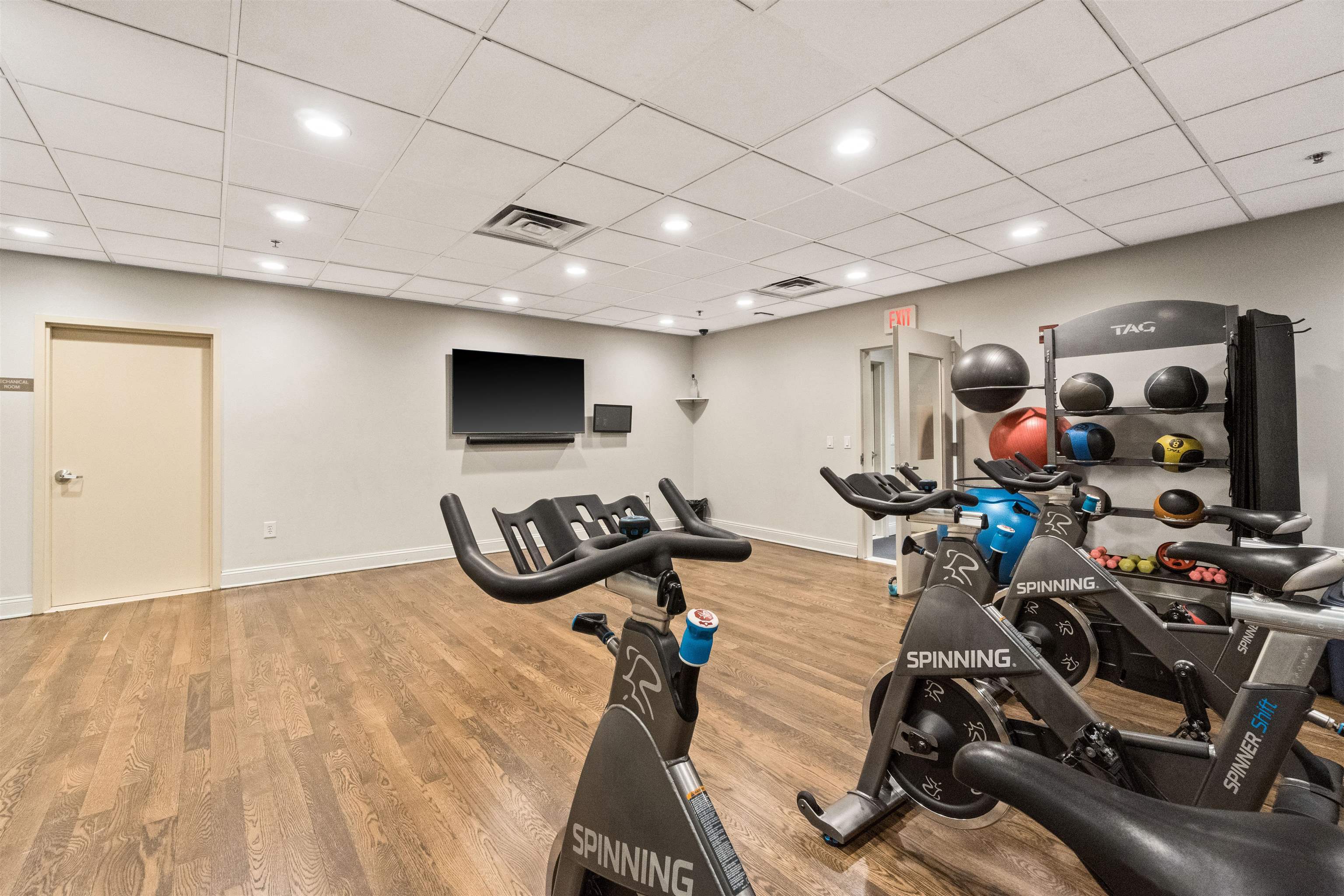 102 CHRISTOPHER COLUMBUS DR Unit: 801