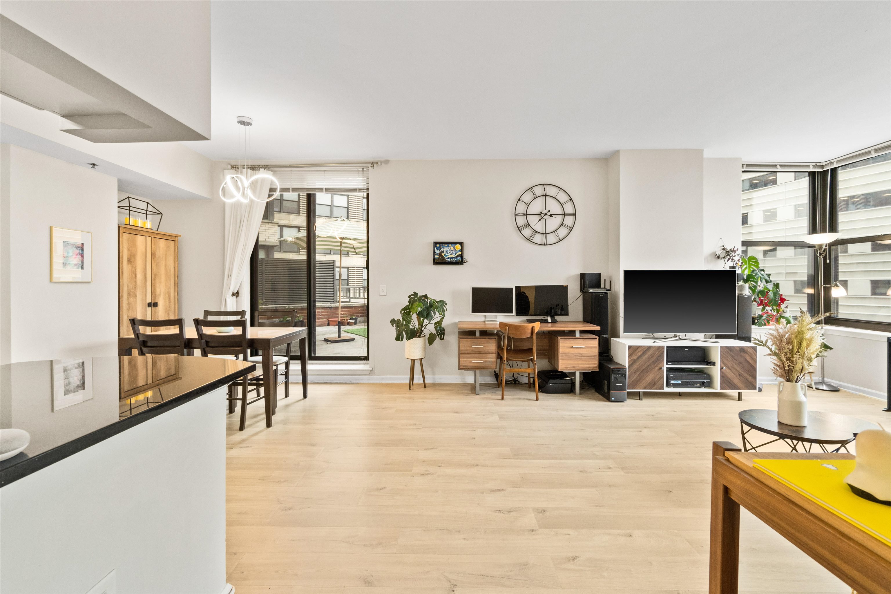 102 CHRISTOPHER COLUMBUS DR Unit: 801