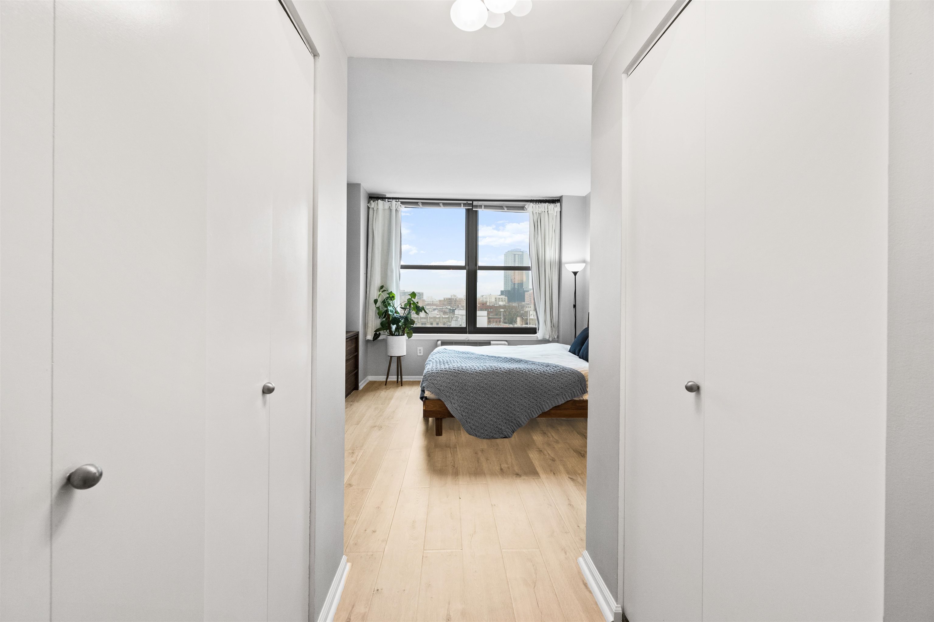 102 CHRISTOPHER COLUMBUS DR Unit: 801