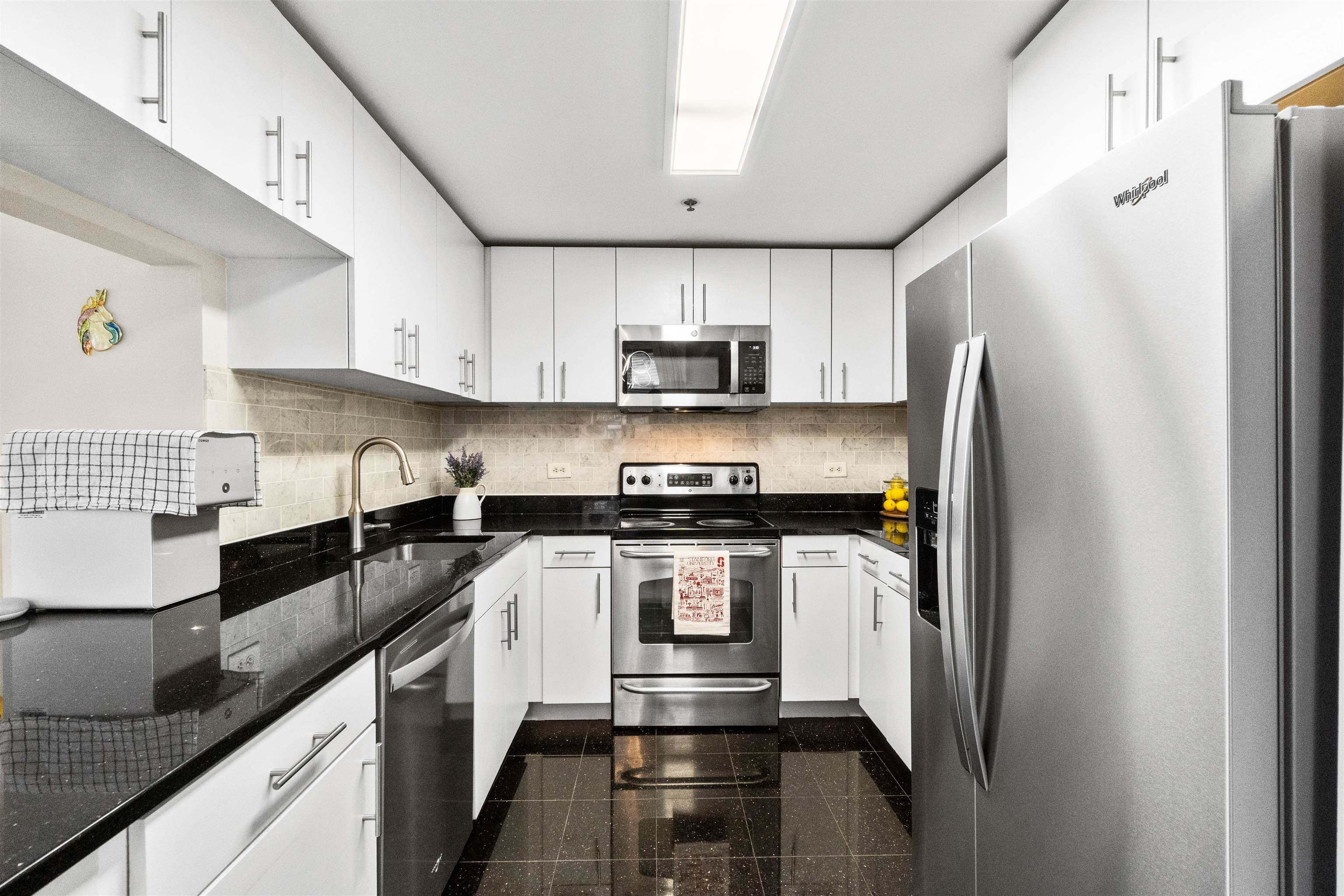 102 CHRISTOPHER COLUMBUS DR Unit: 801
