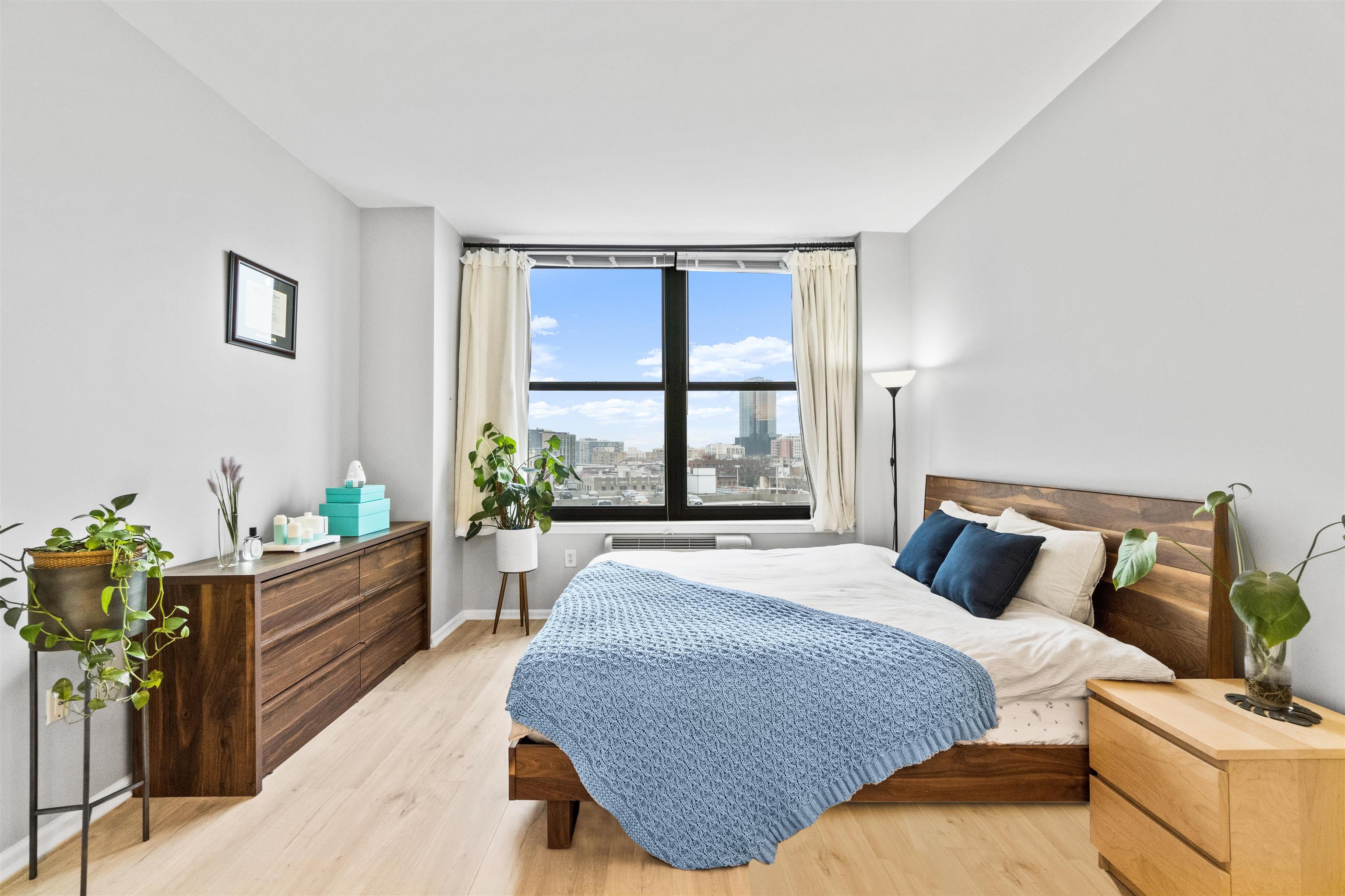 102 CHRISTOPHER COLUMBUS DR Unit: 801