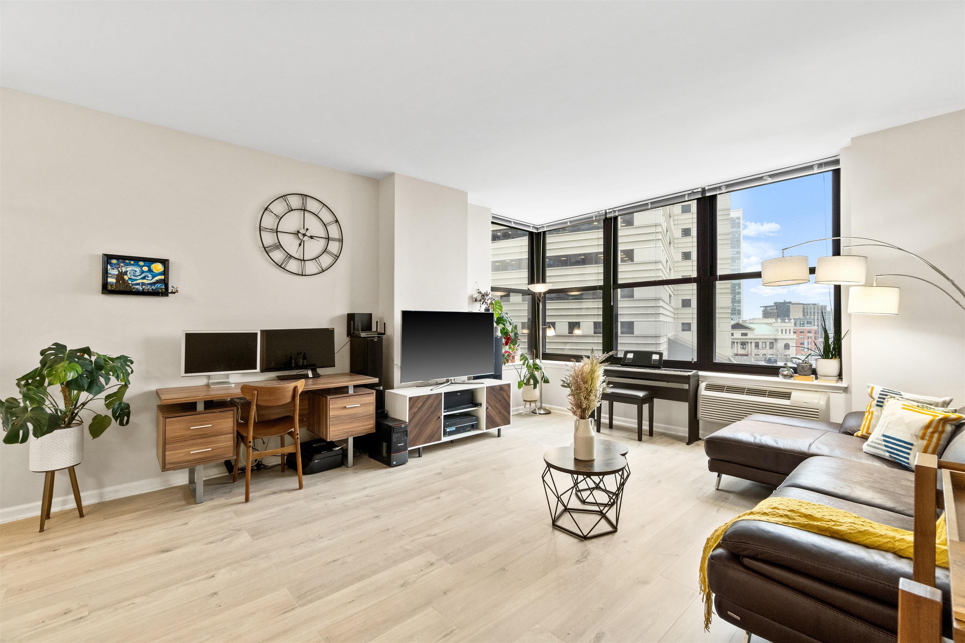 102 CHRISTOPHER COLUMBUS DR Unit: 801