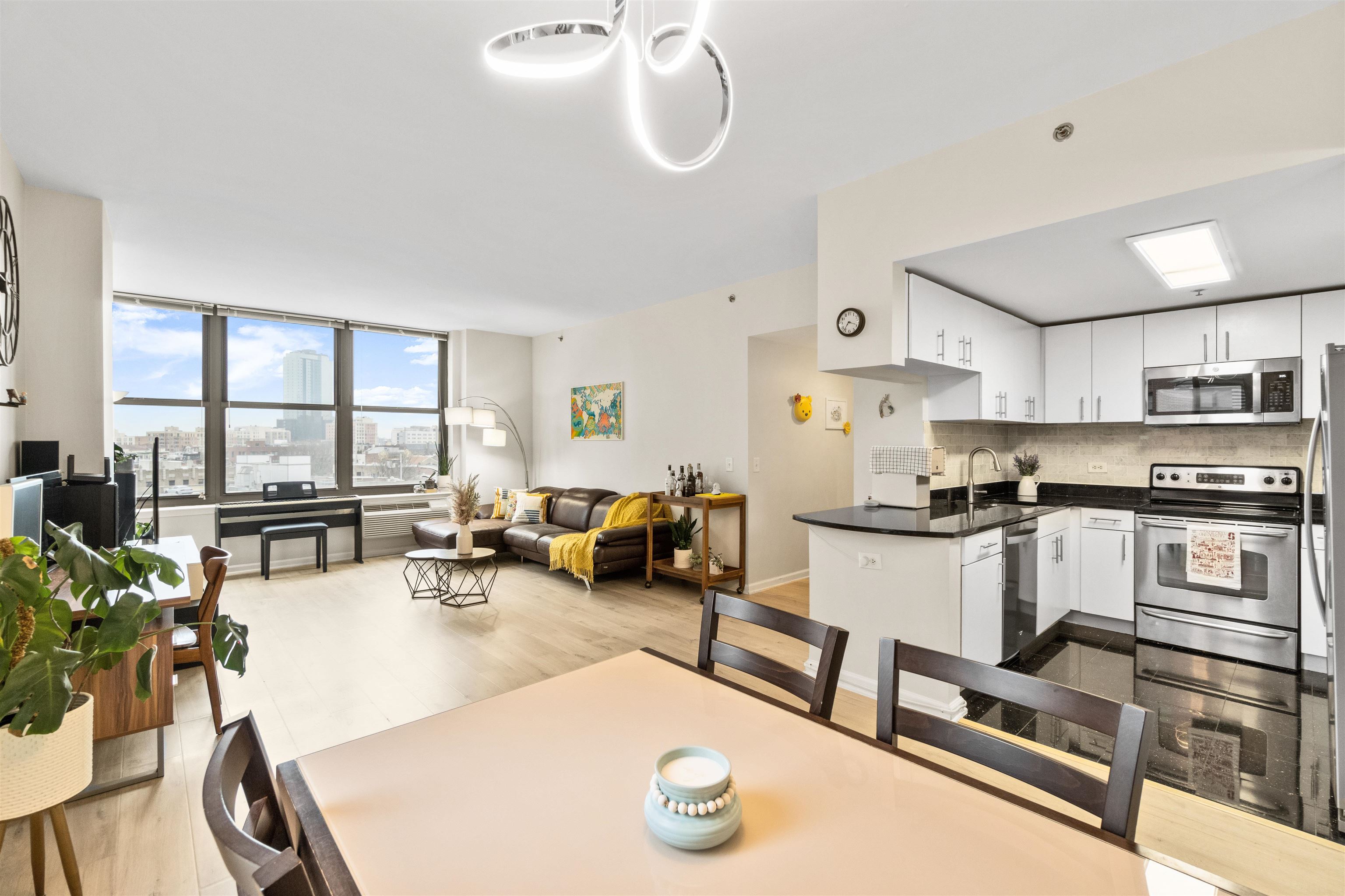 102 CHRISTOPHER COLUMBUS DR Unit: 801