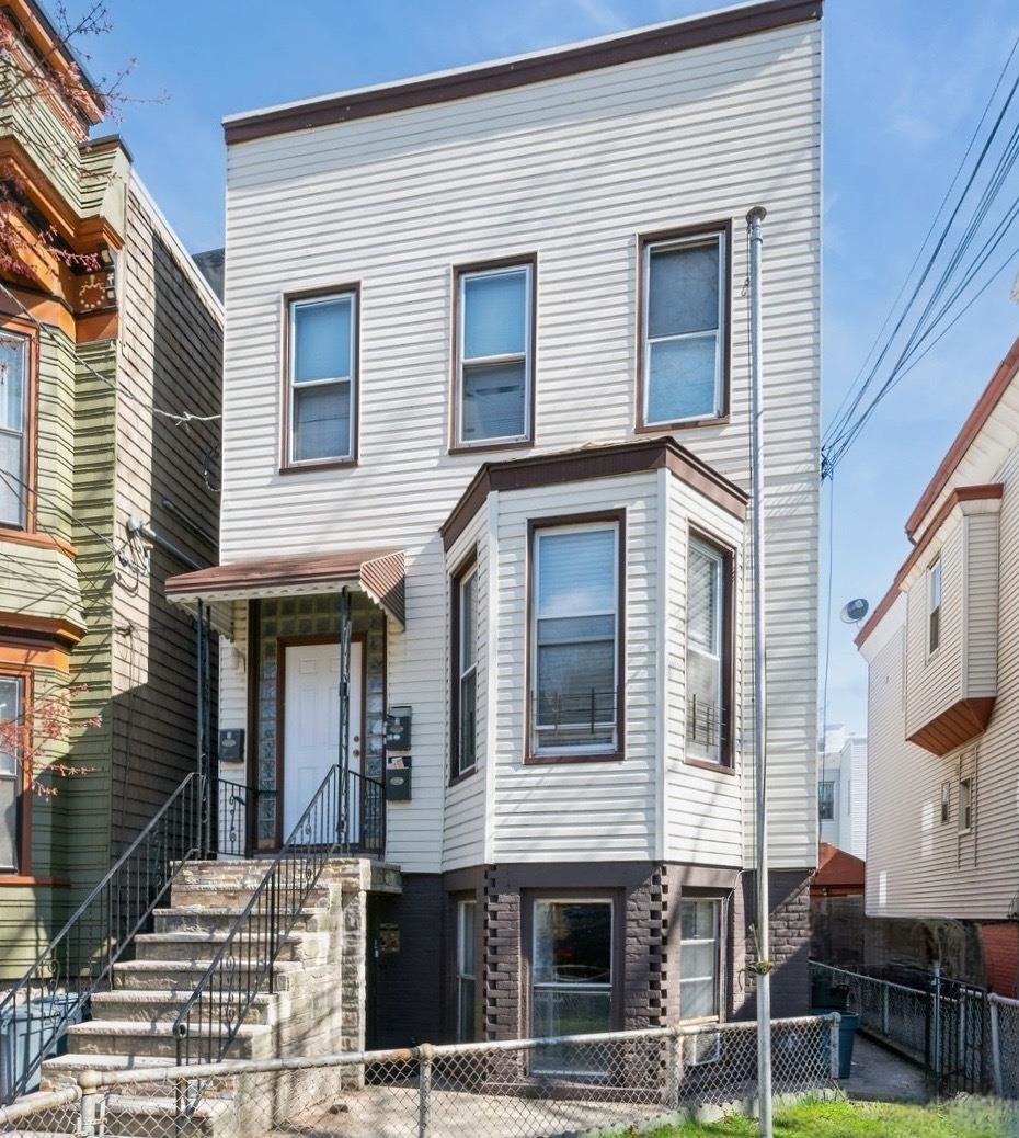 62 RESERVOIR AVE