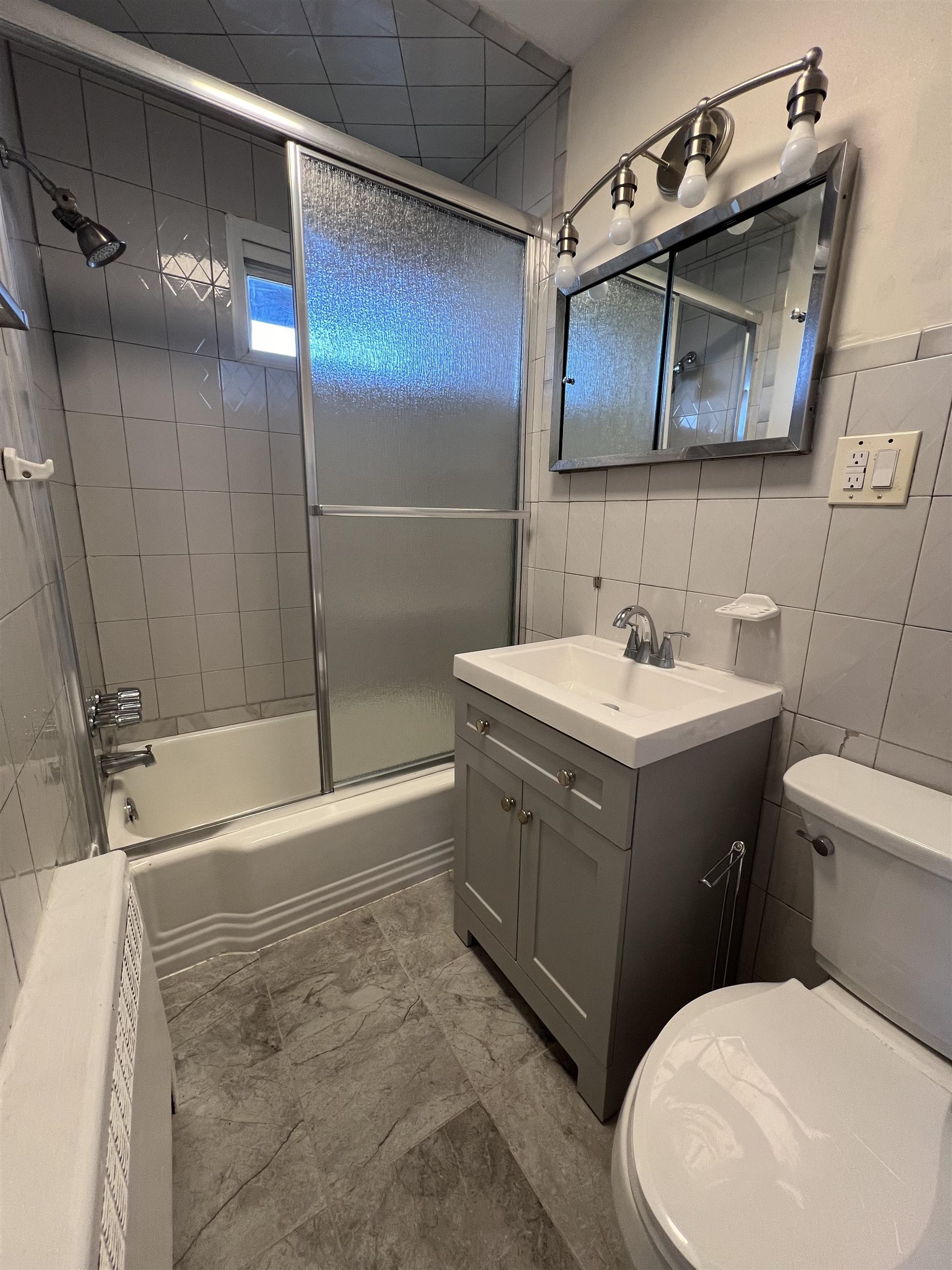 618 BROADWAY Unit: 5