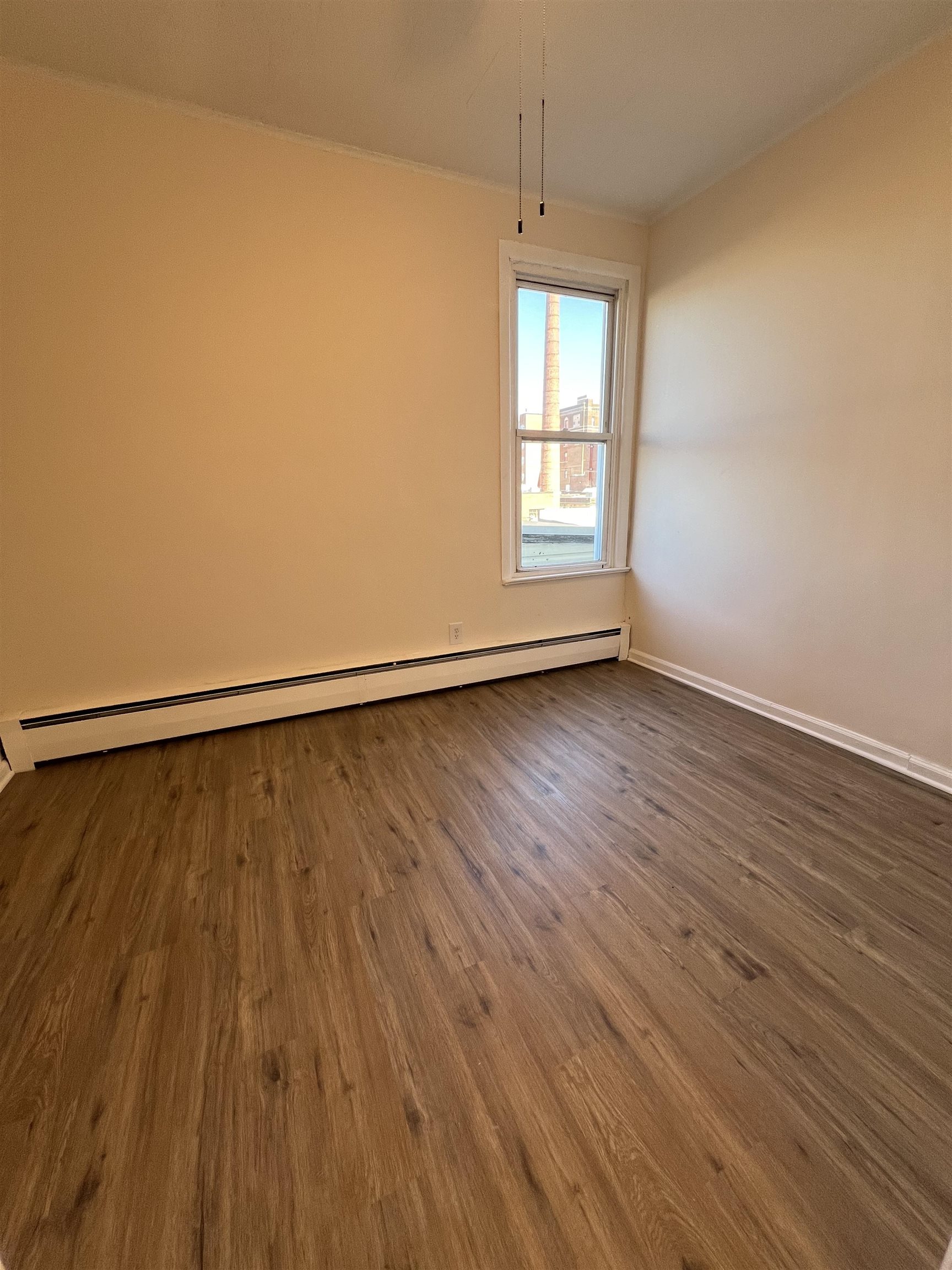 618 BROADWAY Unit: 5