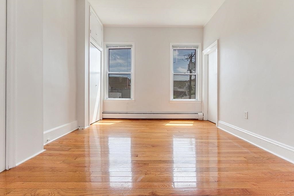 86 GRIFFITH ST