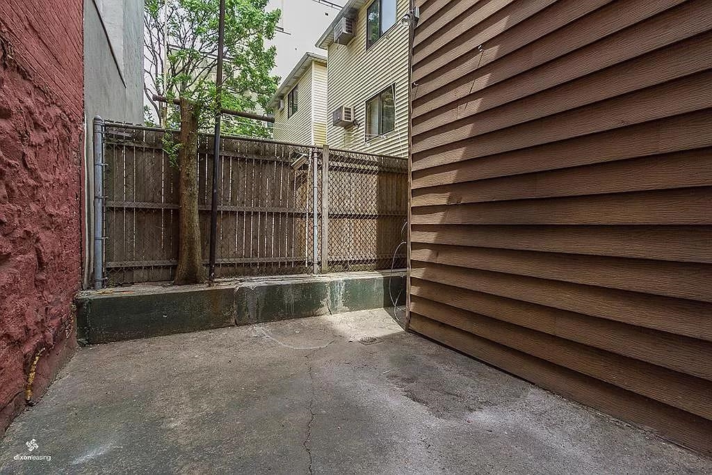 86 GRIFFITH ST