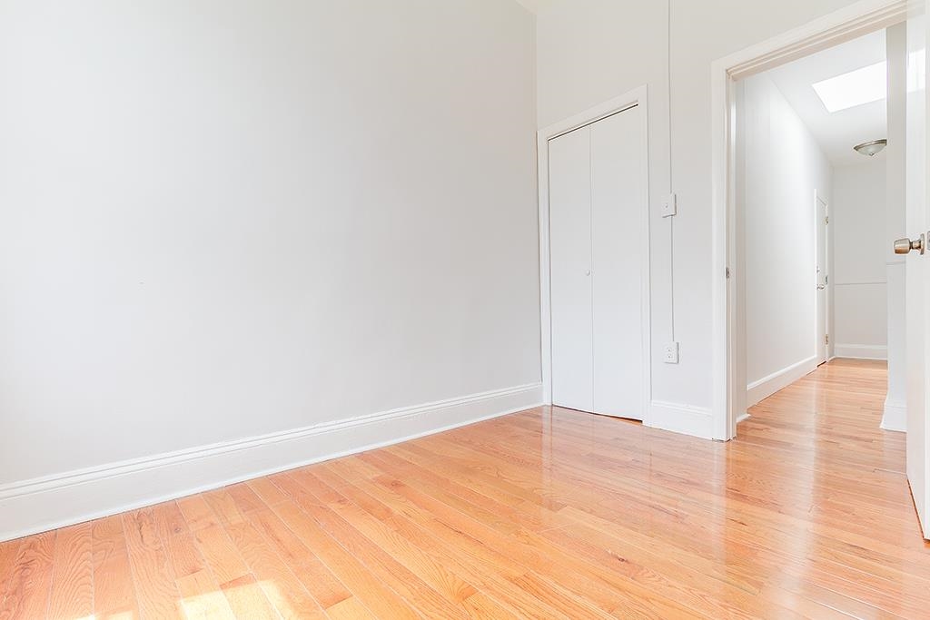86 GRIFFITH ST
