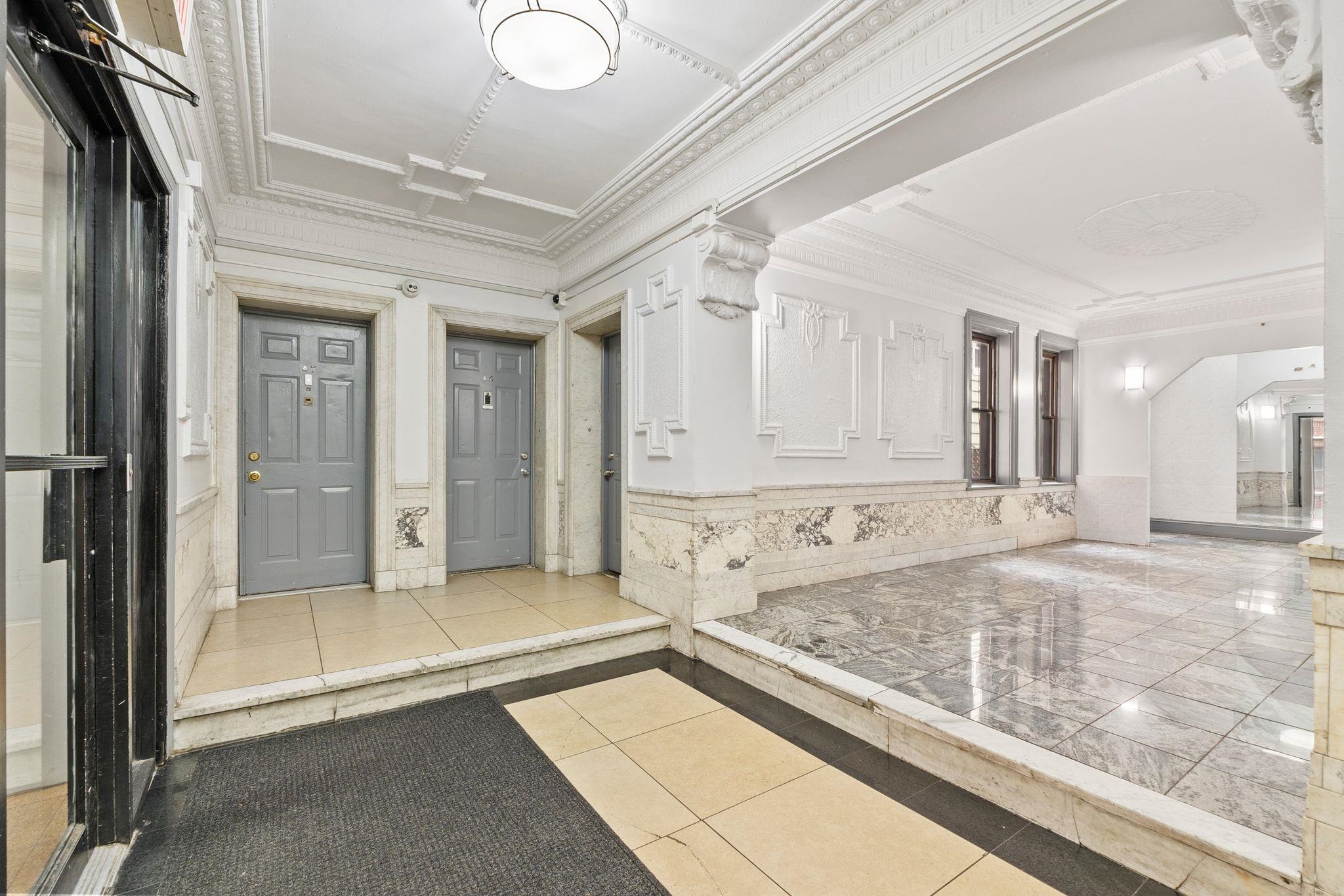 275 HARRISON AVE Unit: B1