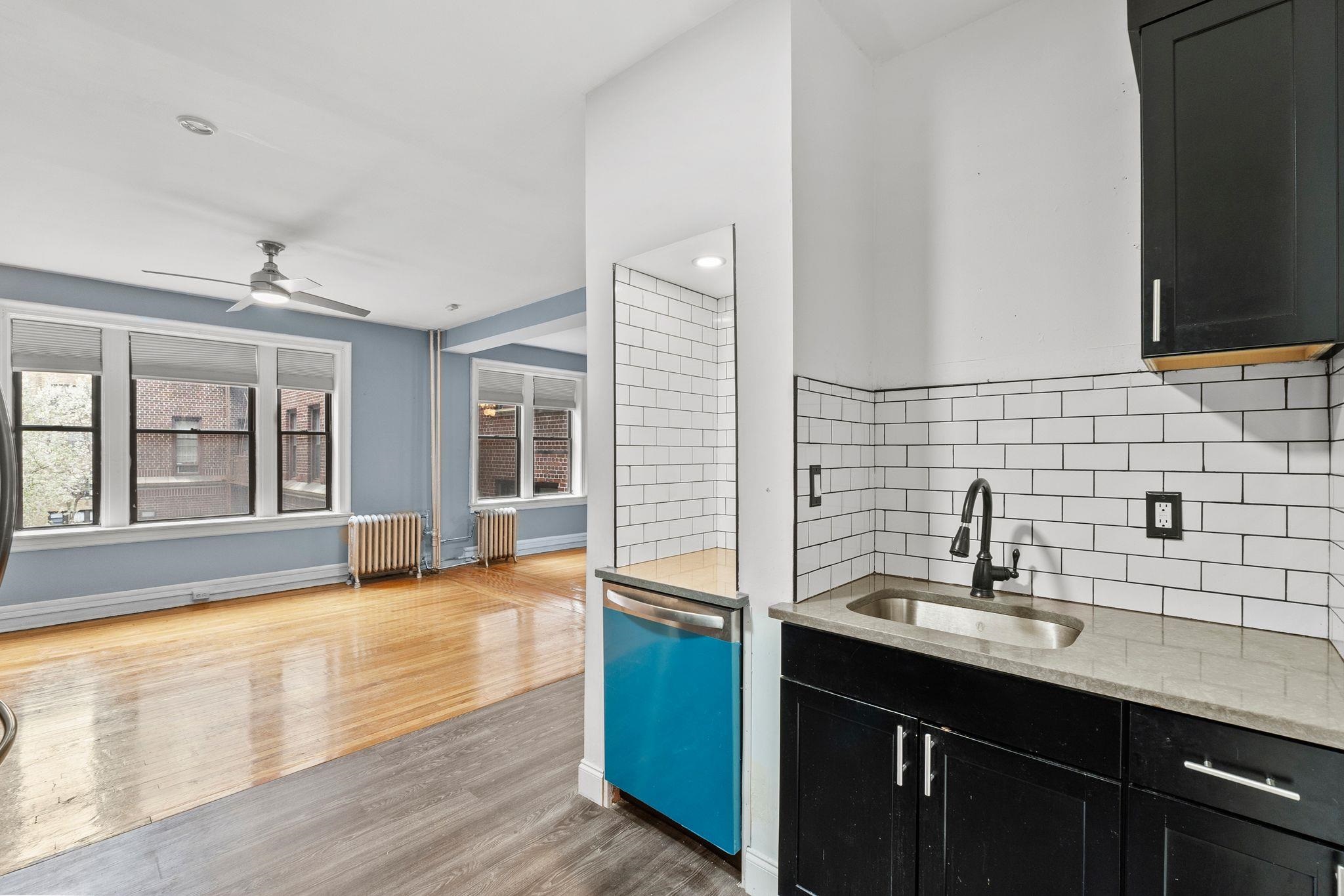275 HARRISON AVE Unit: B1