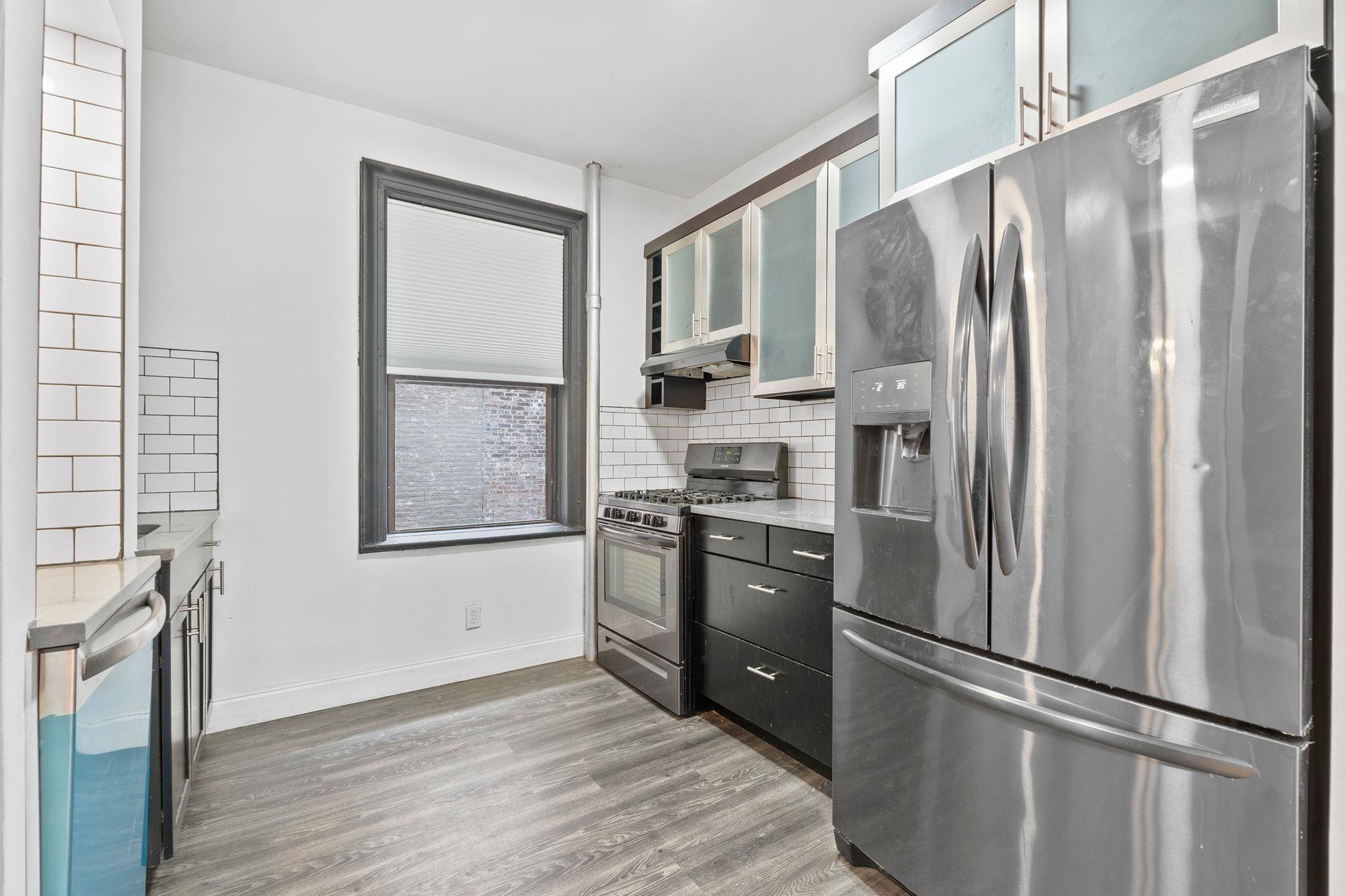 275 HARRISON AVE Unit: B1