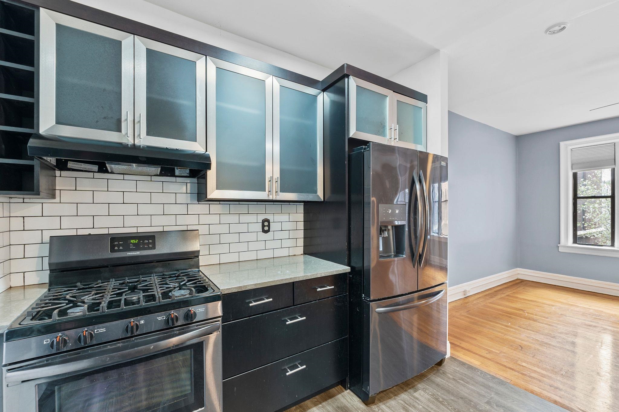 275 HARRISON AVE Unit: B1
