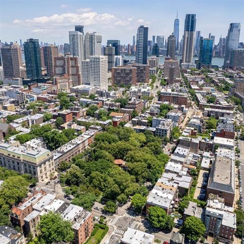 135 MONTGOMERY ST Unit: 20-A